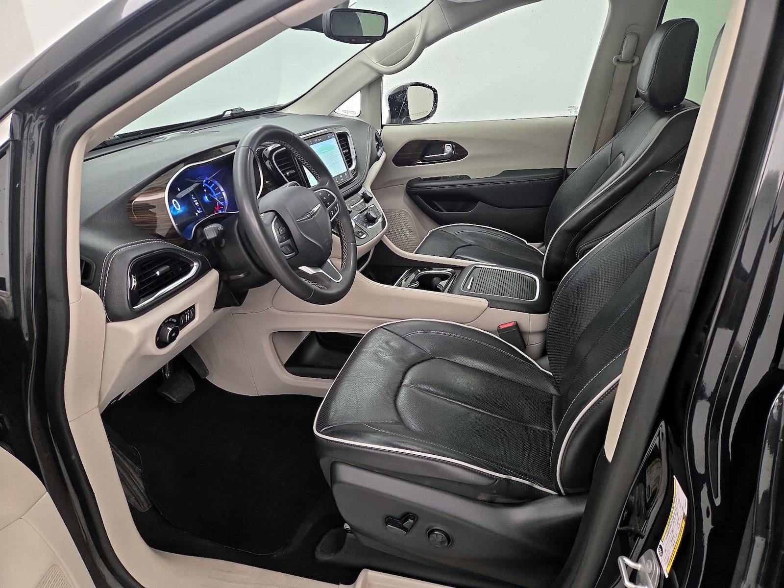 2023 Chrysler Pacifica Hybrid Limited - Photo 12