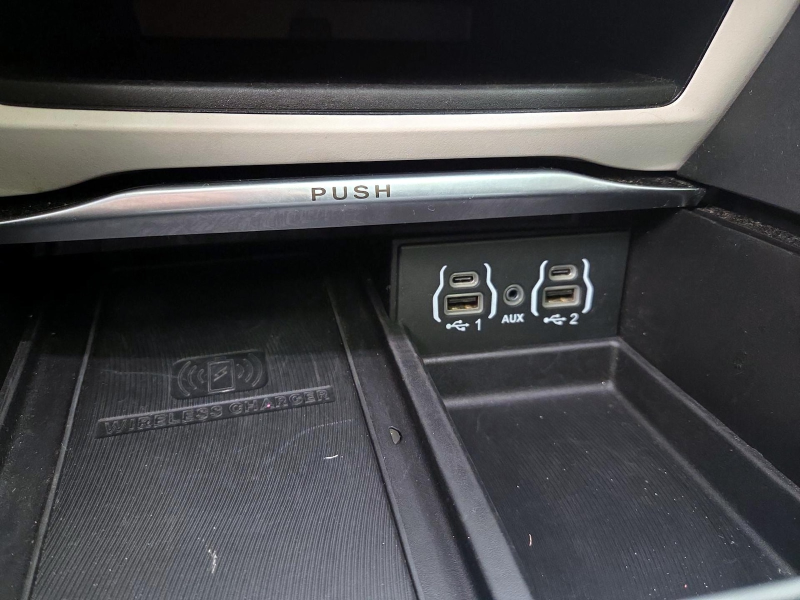 2023 Chrysler Pacifica Hybrid Limited - Photo 20