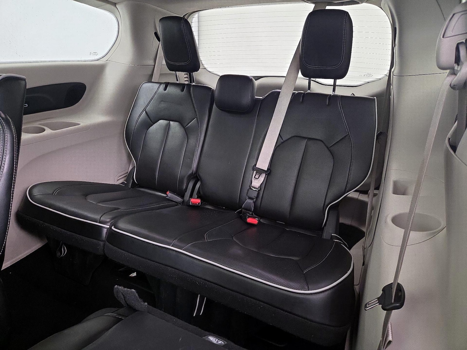 2023 Chrysler Pacifica Hybrid Limited - Photo 23