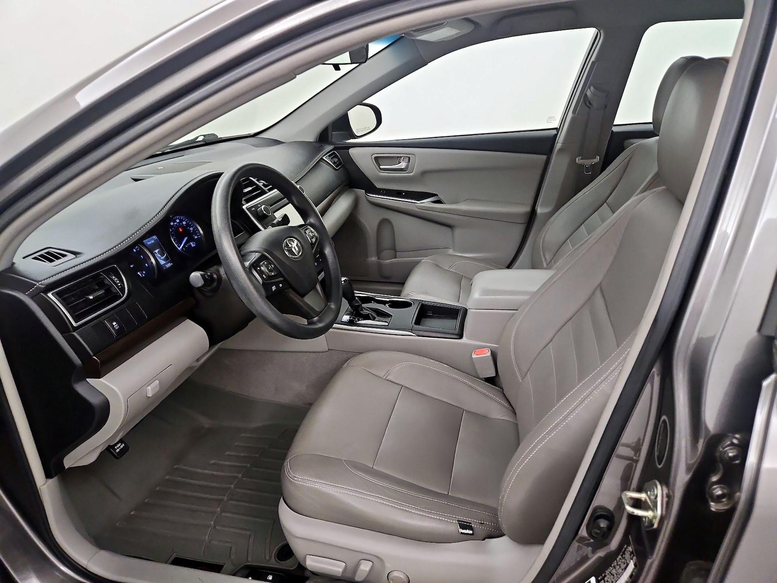 2017 Toyota Camry LE - Photo 12