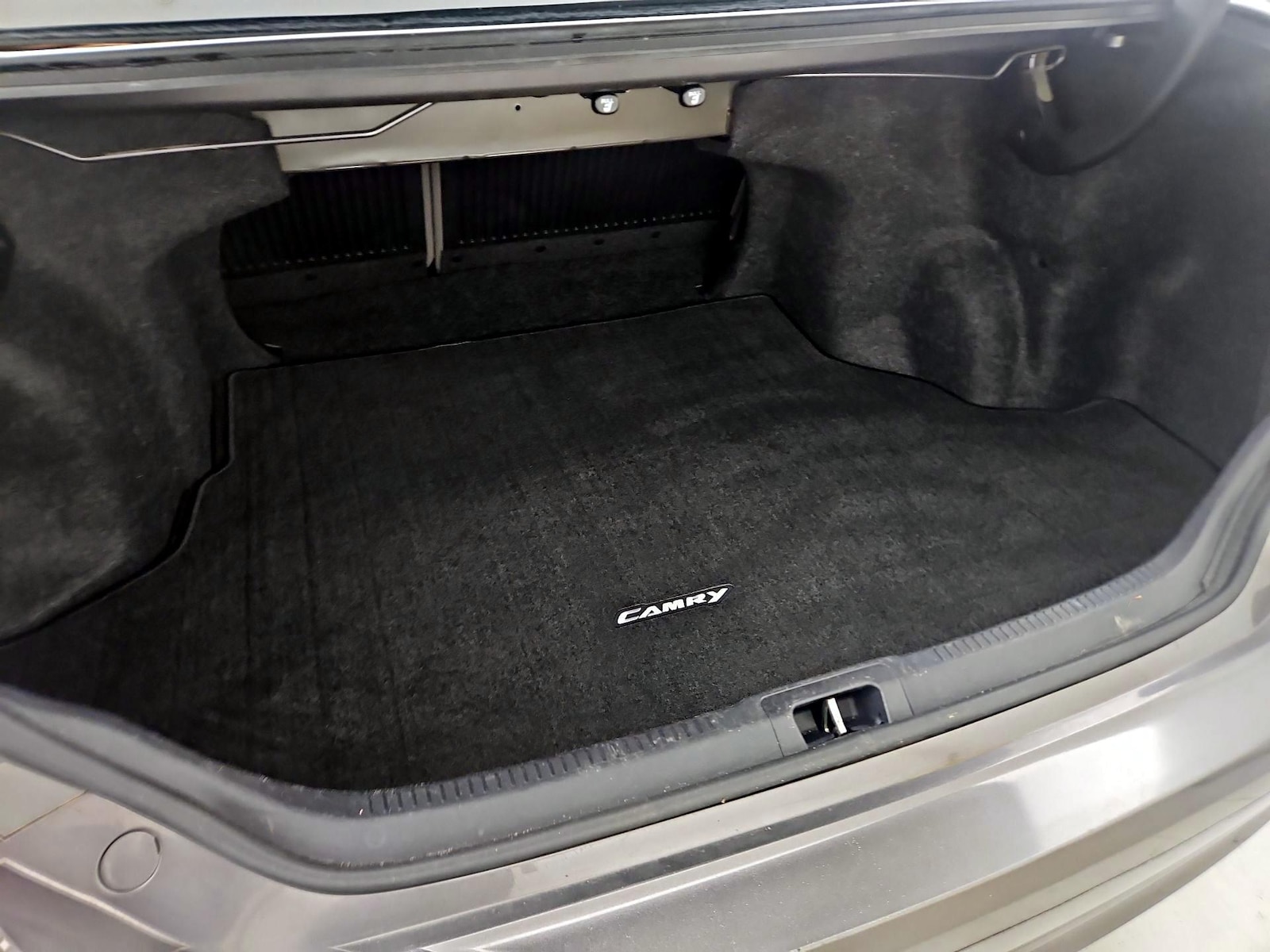 2017 Toyota Camry LE - Photo 21