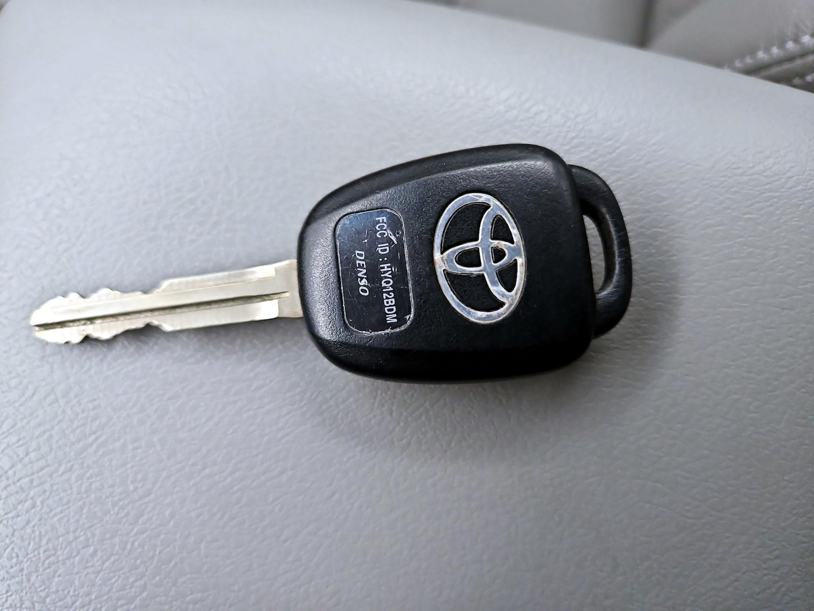 2017 Toyota Camry LE - Photo 23