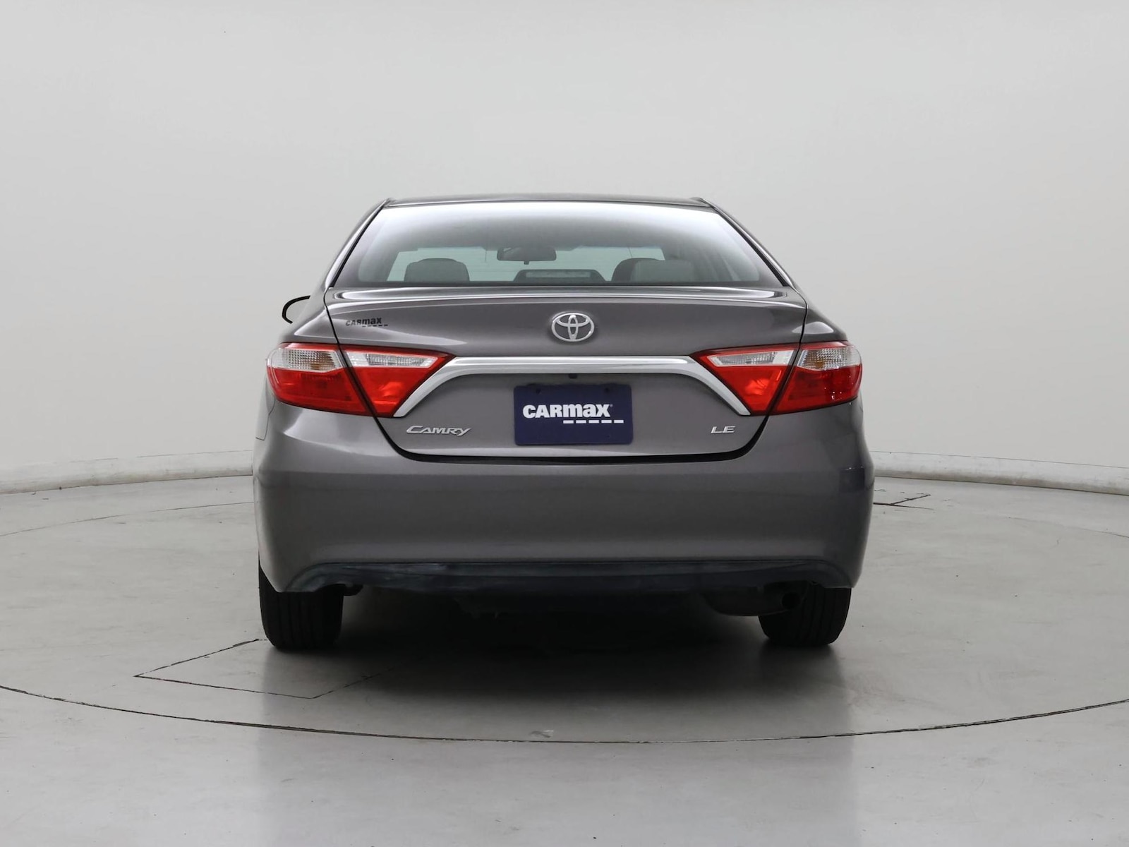 2017 Toyota Camry LE - Photo 7