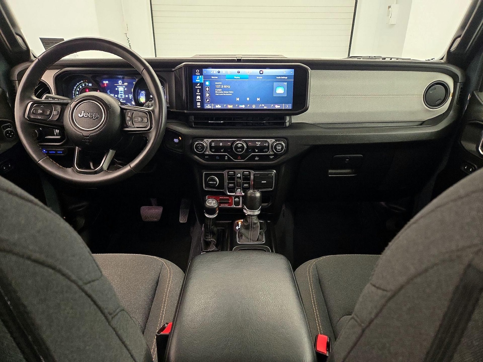 Apple CarPlay® & Android Auto™