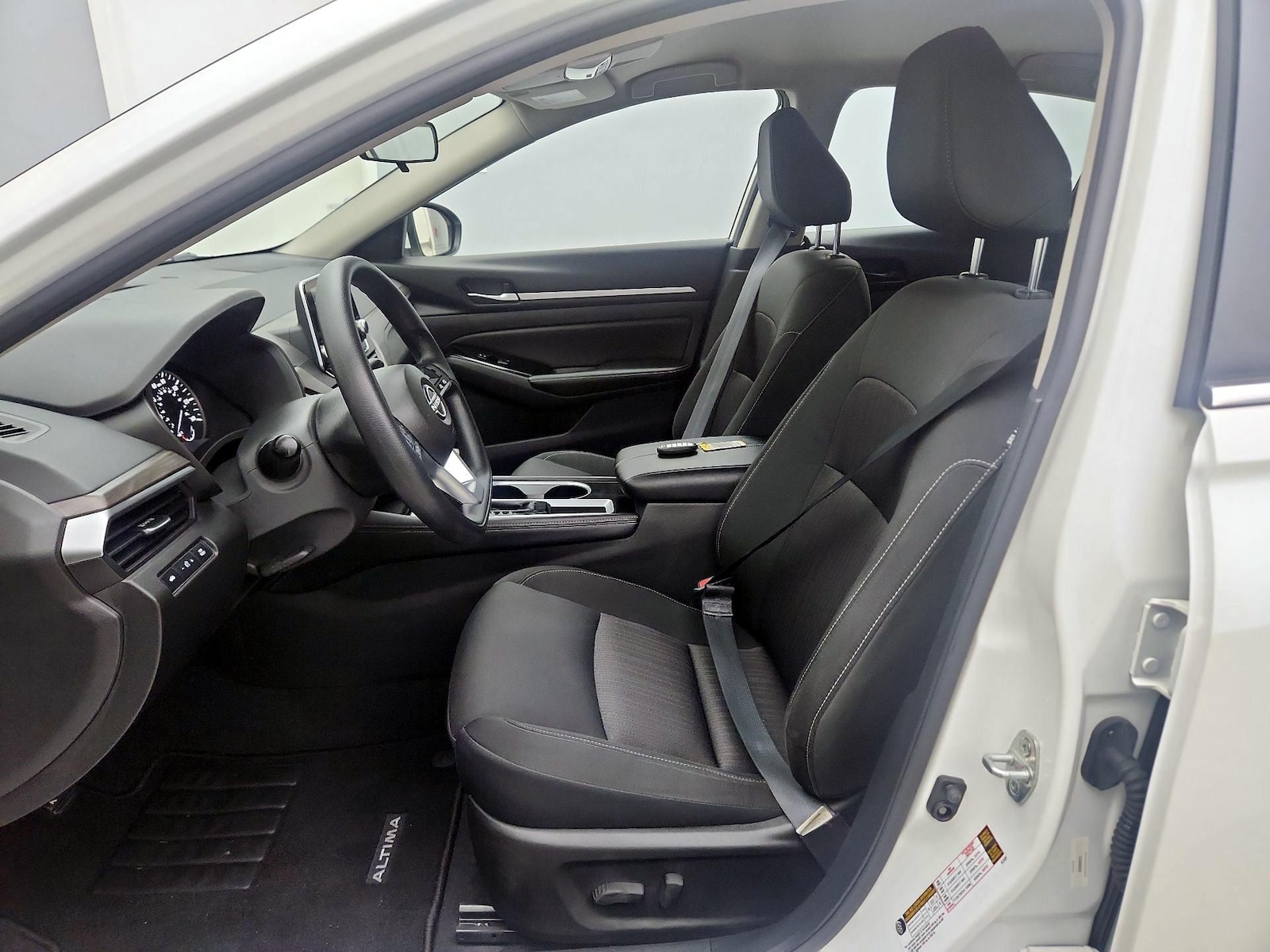 2023 Nissan Altima SV - Photo 12