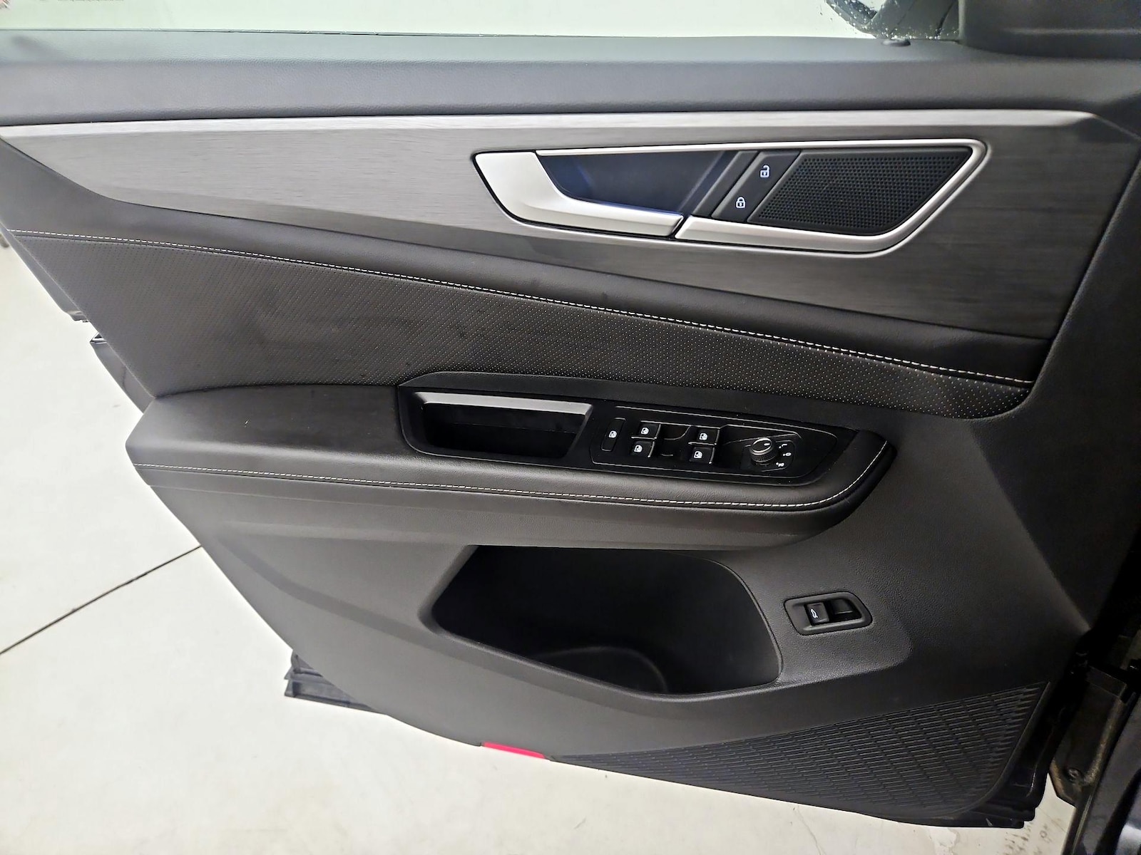 2025 Volkswagen Atlas Cross Sport SE w/Tech - Photo 13