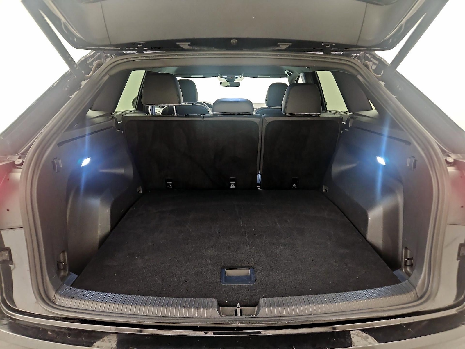 2025 Volkswagen Atlas Cross Sport SE w/Tech - Photo 21