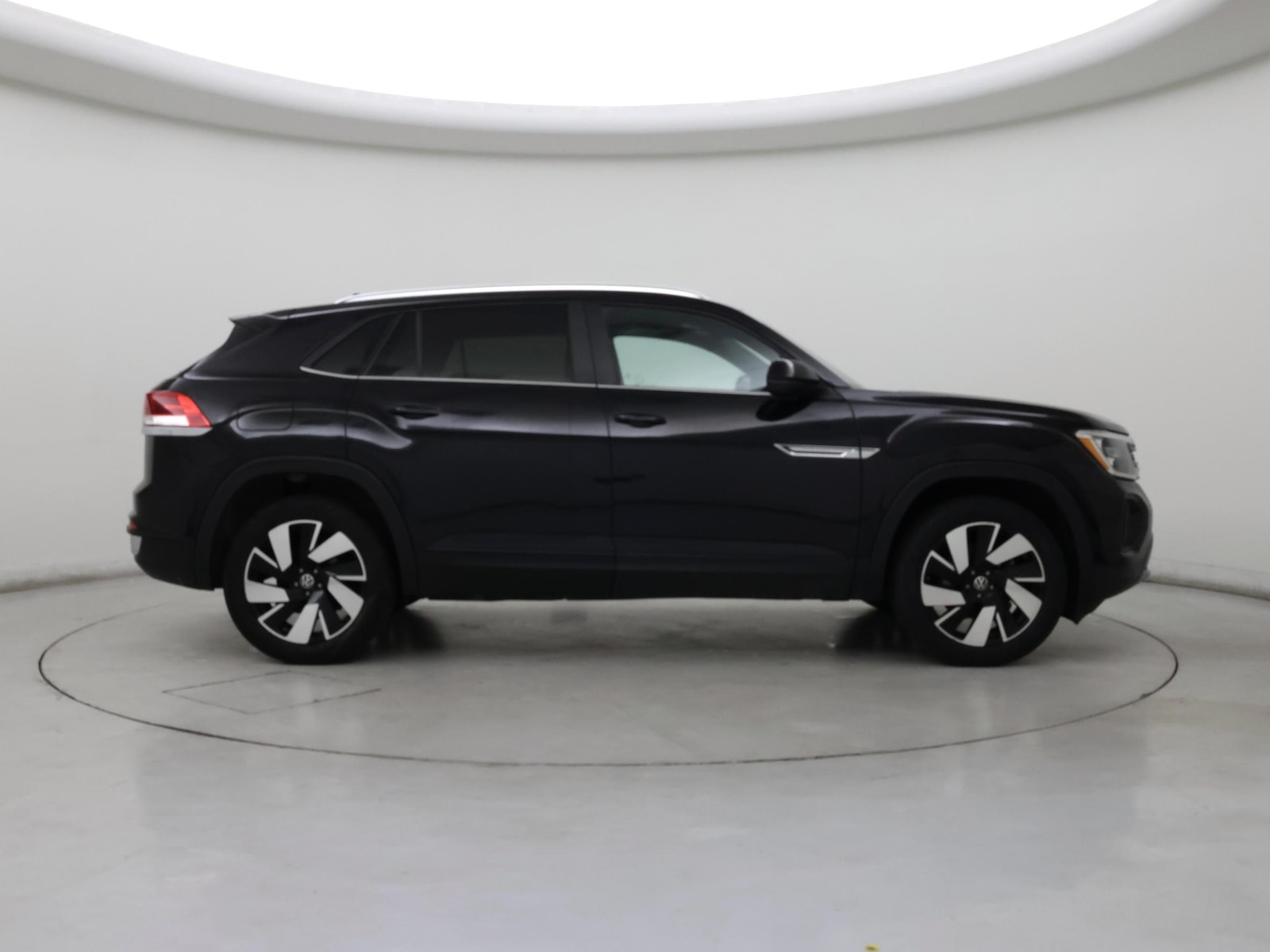 2025 Volkswagen Atlas Cross Sport SE w/Tech - Photo 8