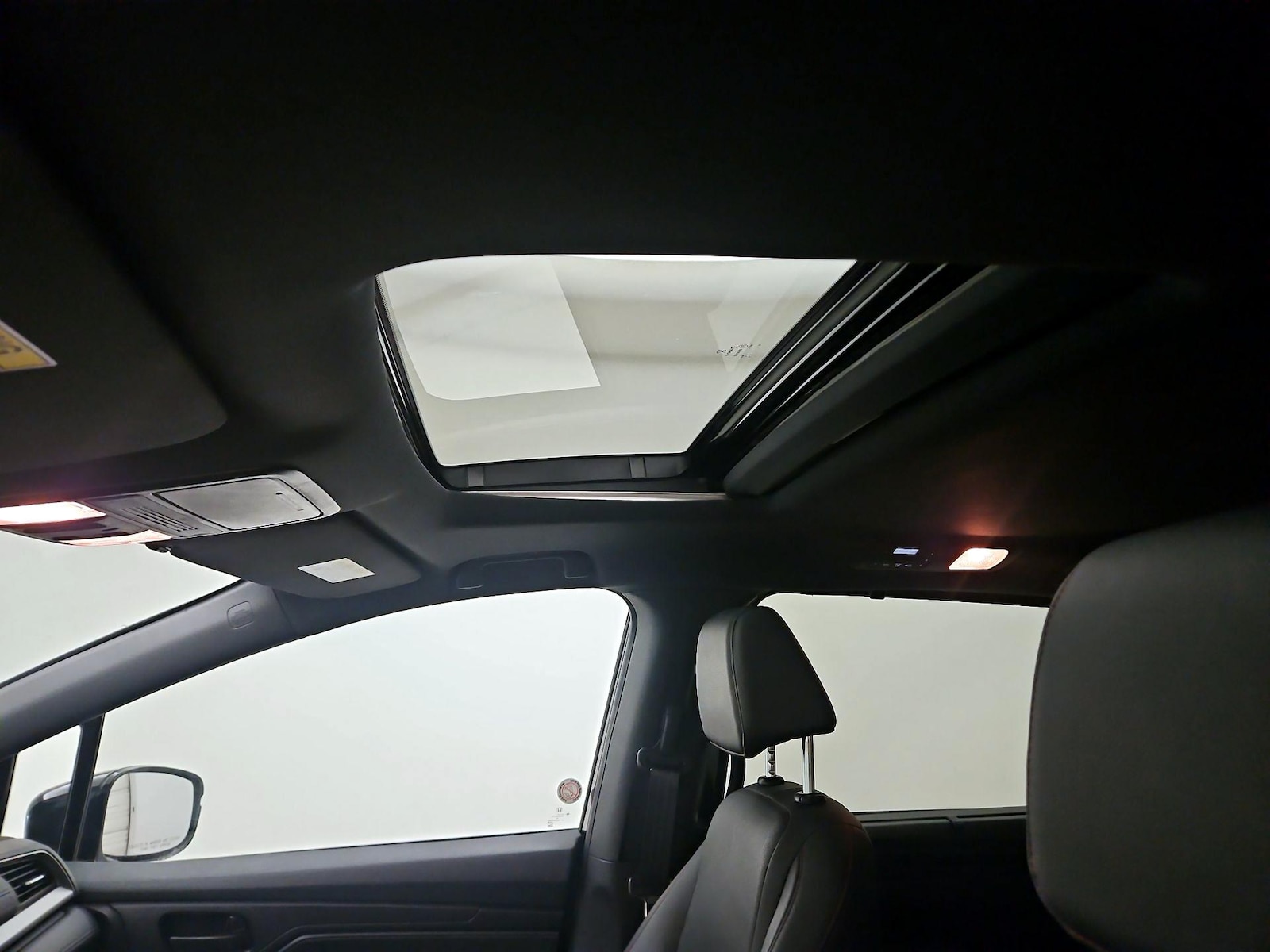 Sunroof(s) & Overhead Airbags