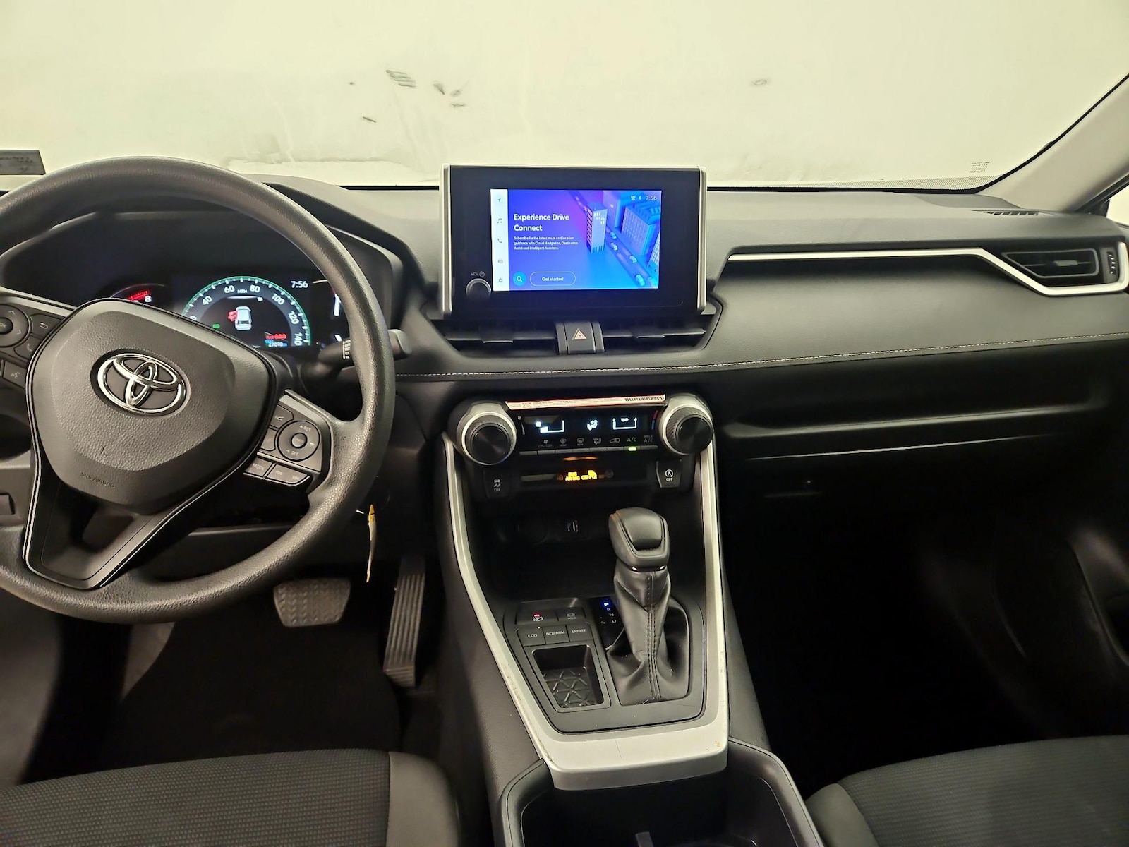 2025 Toyota RAV4 LE - Photo 10