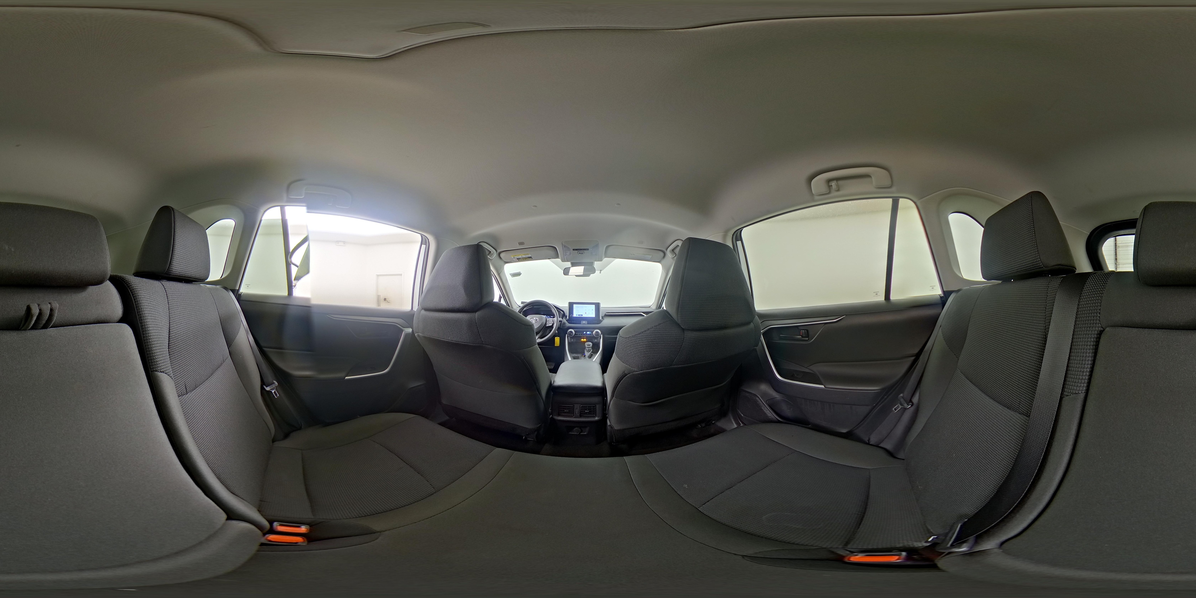 2025 Toyota RAV4 LE - Photo 25