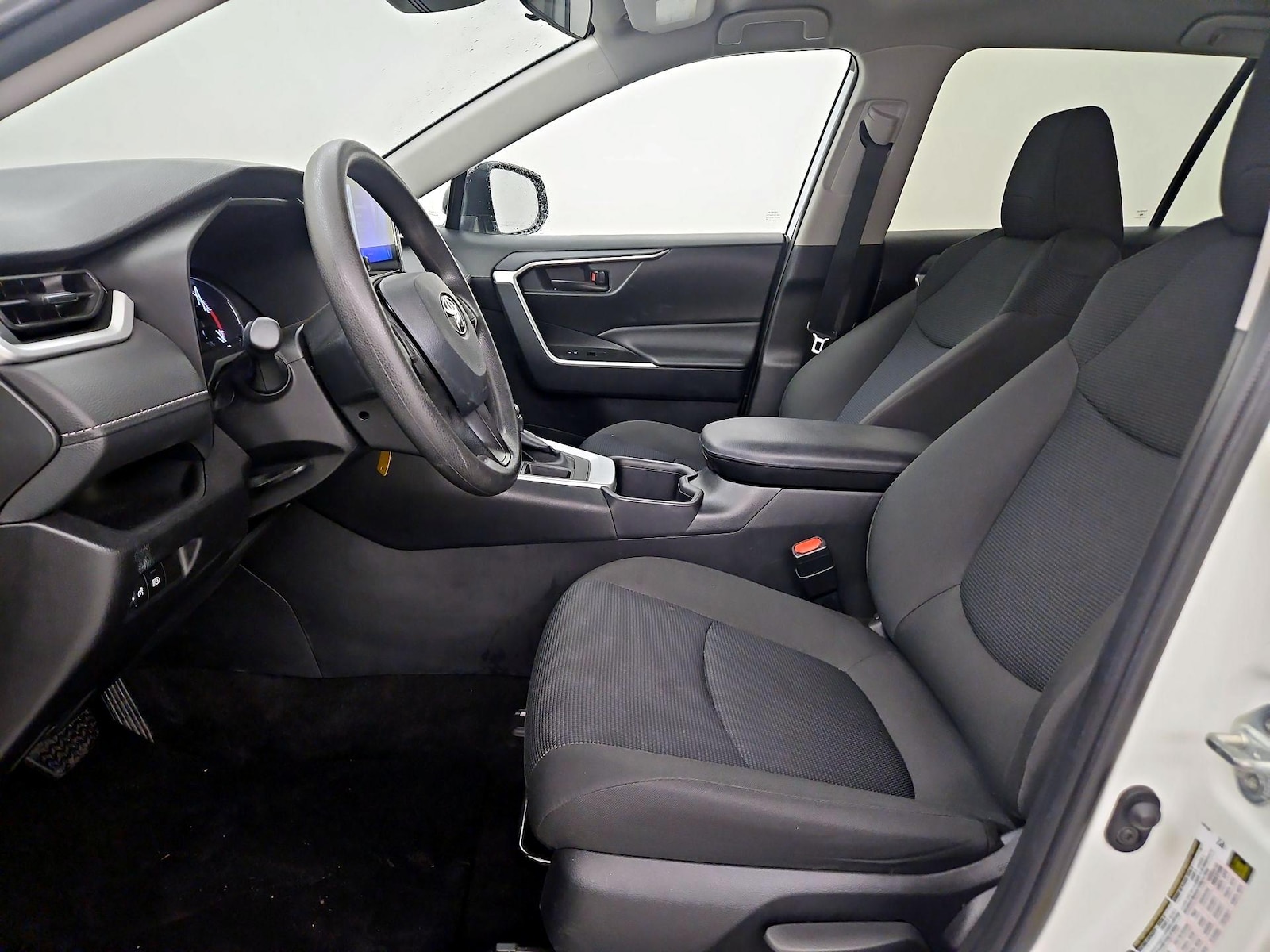 2025 Toyota RAV4 LE - Photo 12