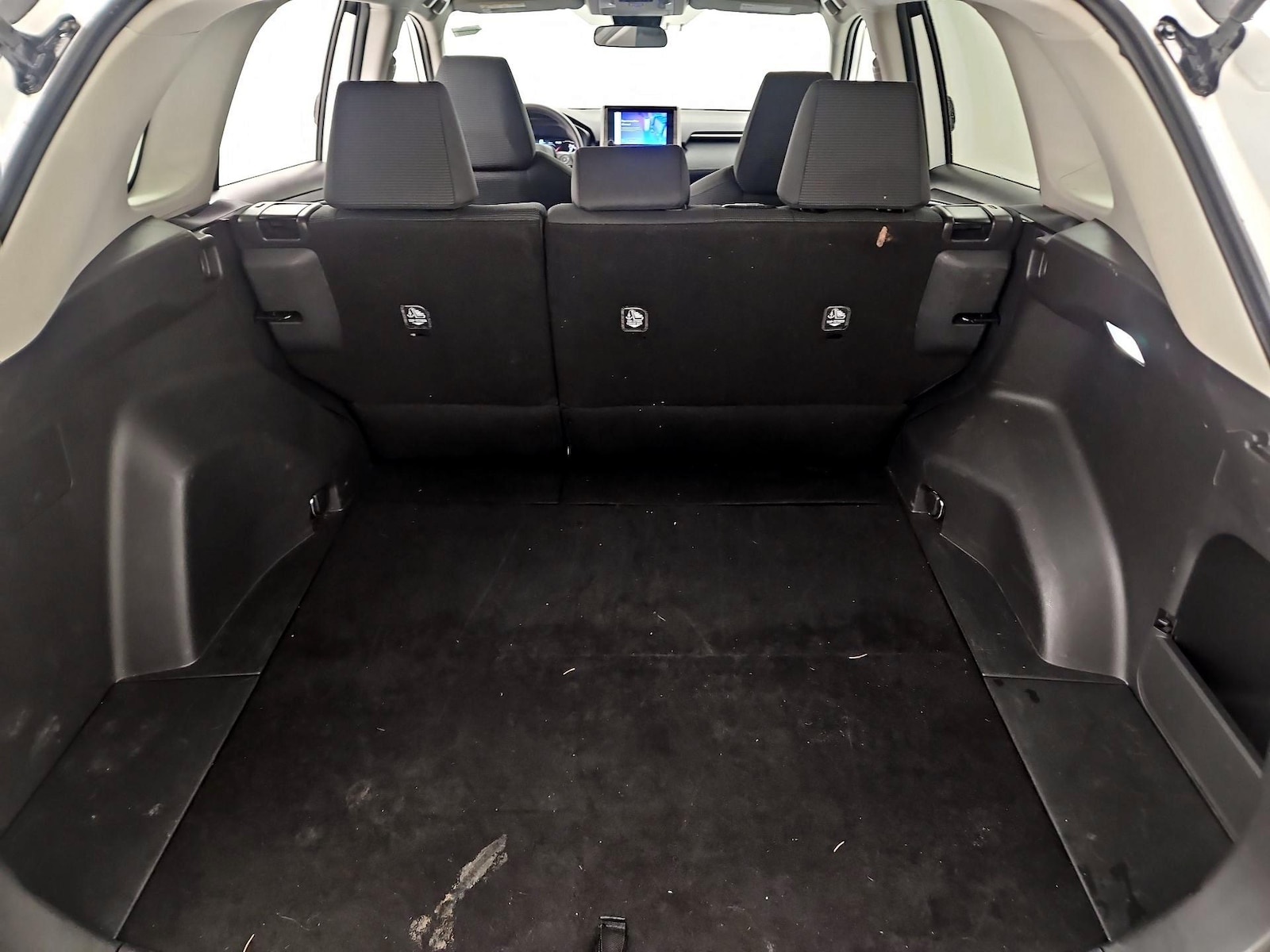 2025 Toyota RAV4 LE - Photo 21