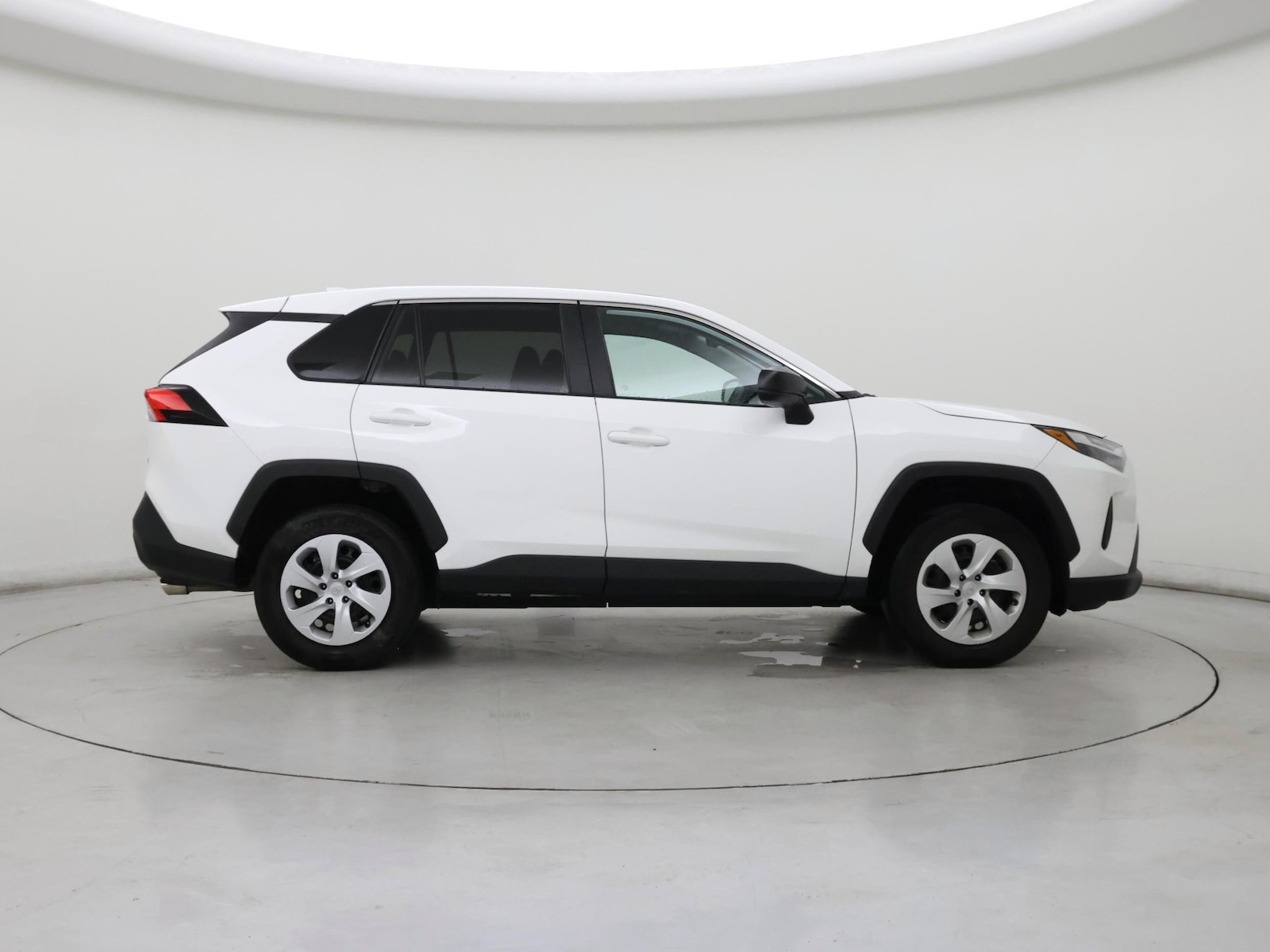 2025 Toyota RAV4 LE - Photo 8