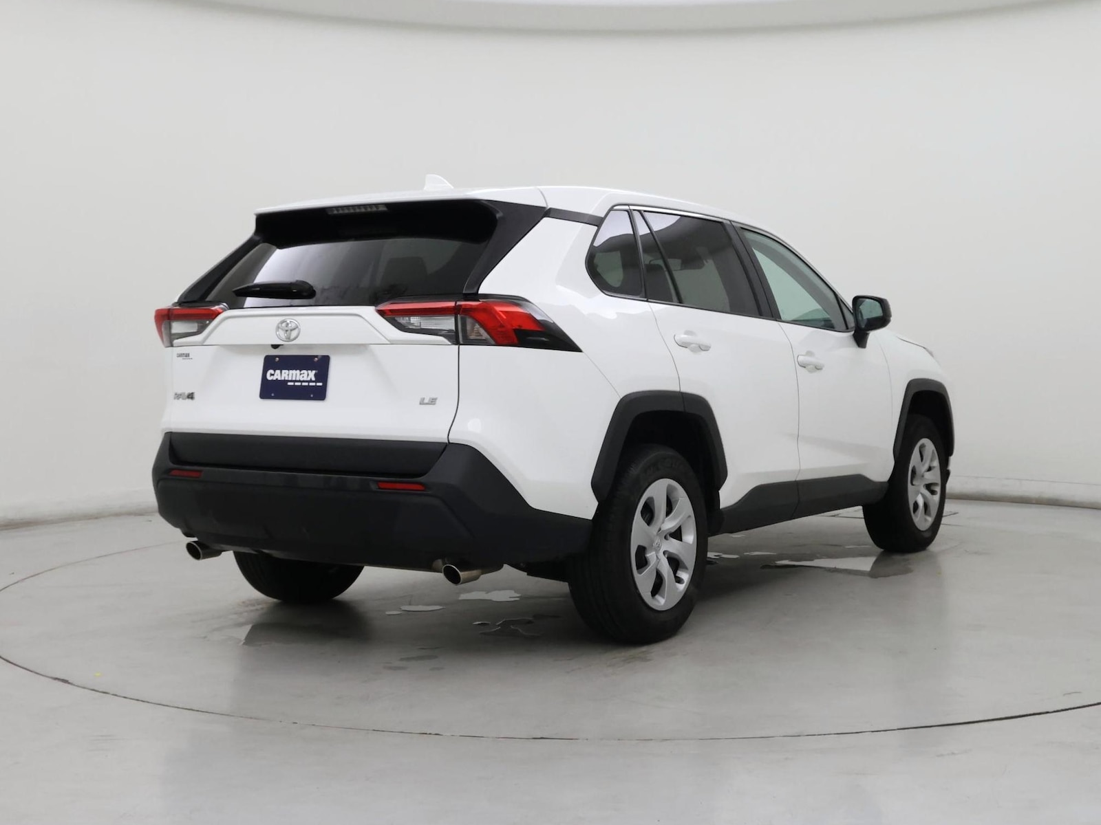 2025 Toyota RAV4 LE - Photo 9