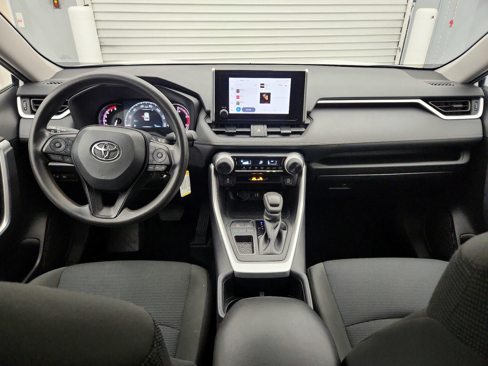 2025 Toyota RAV4 LE - Photo 10