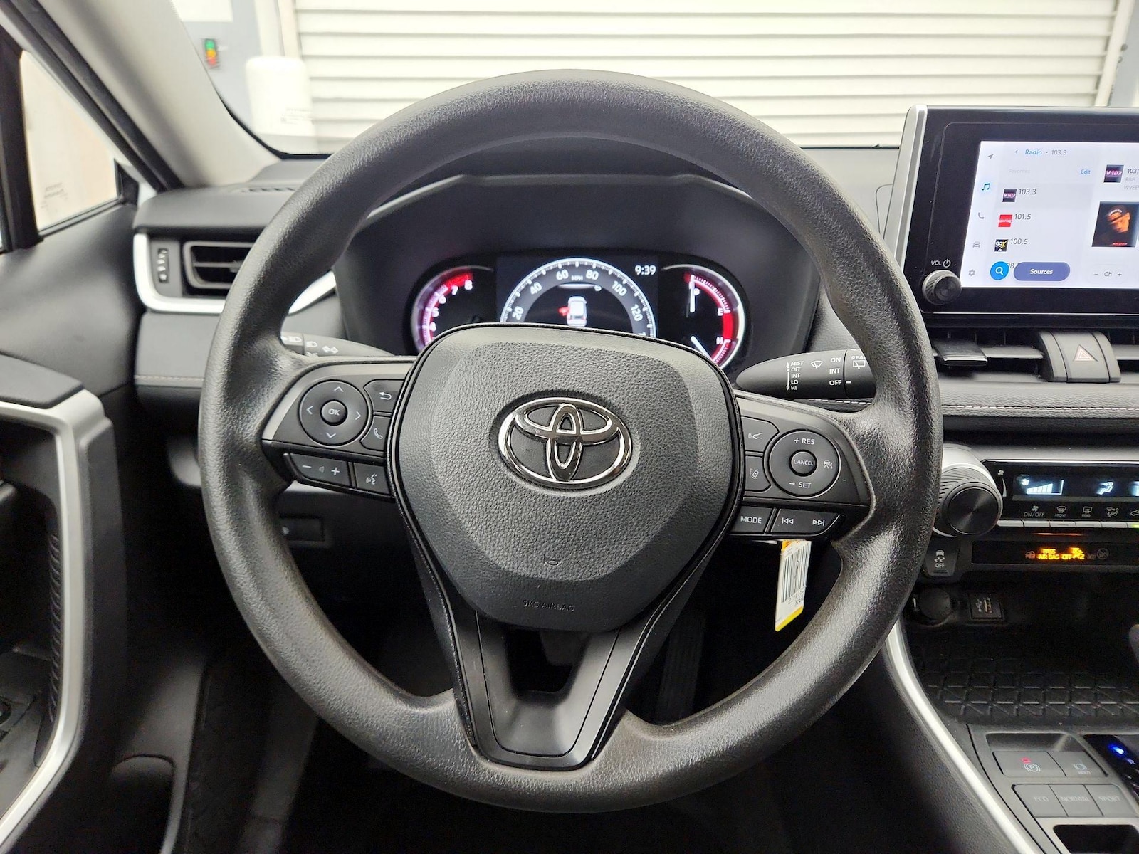2025 Toyota RAV4 LE - Photo 11