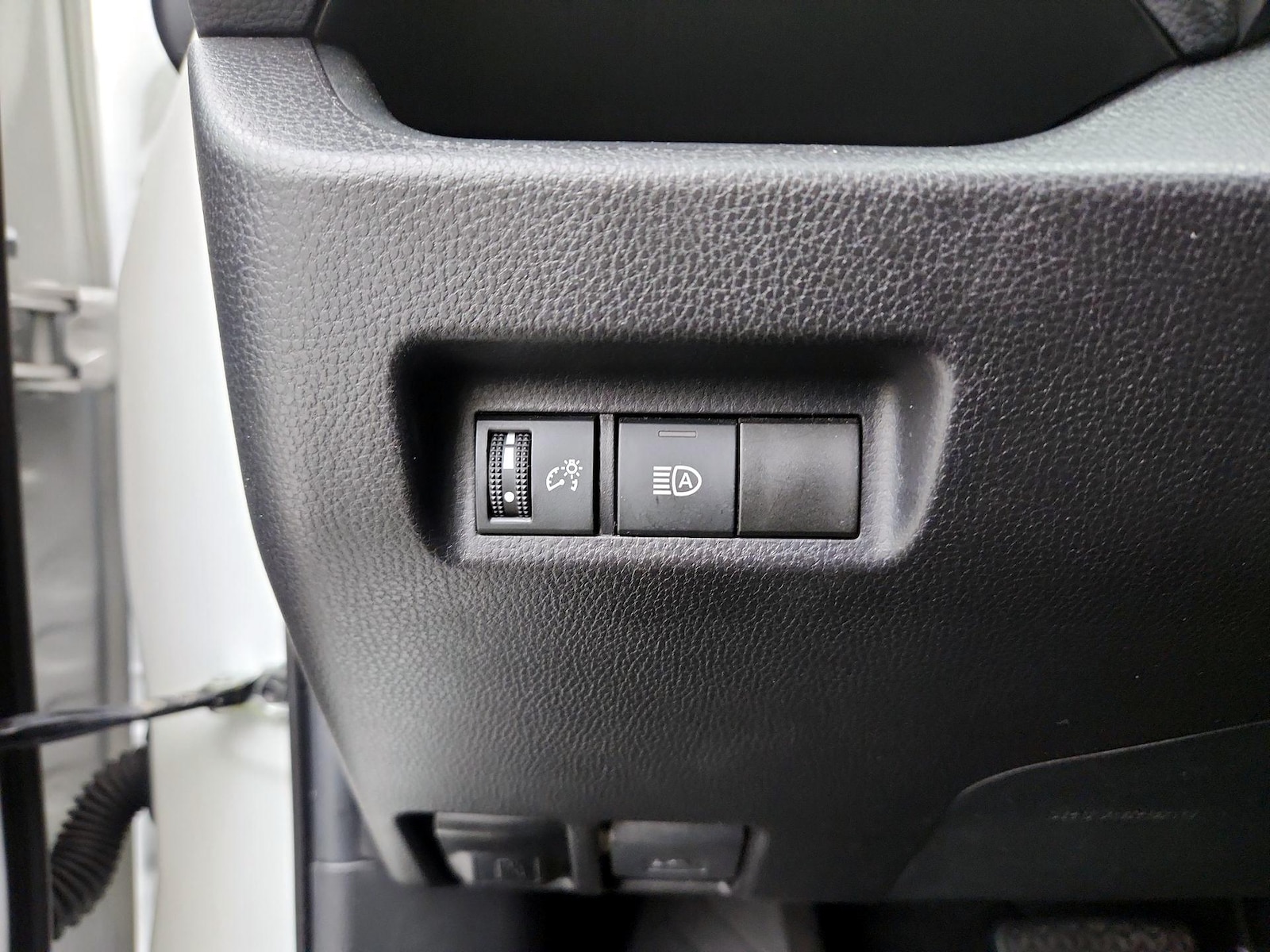 2025 Toyota RAV4 LE - Photo 14