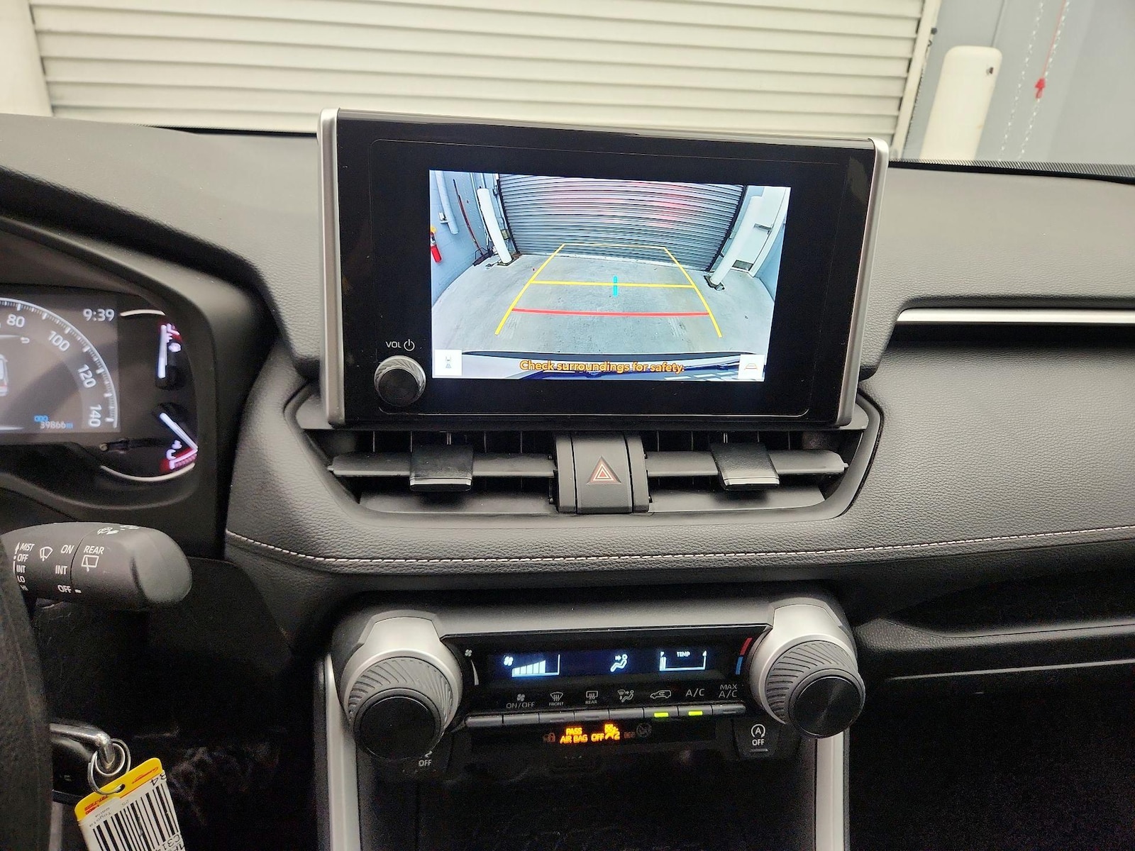 2025 Toyota RAV4 LE - Photo 15