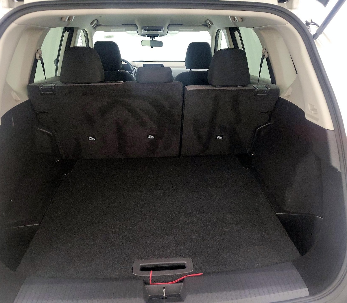 Trunk/Cargo (Seats Up)