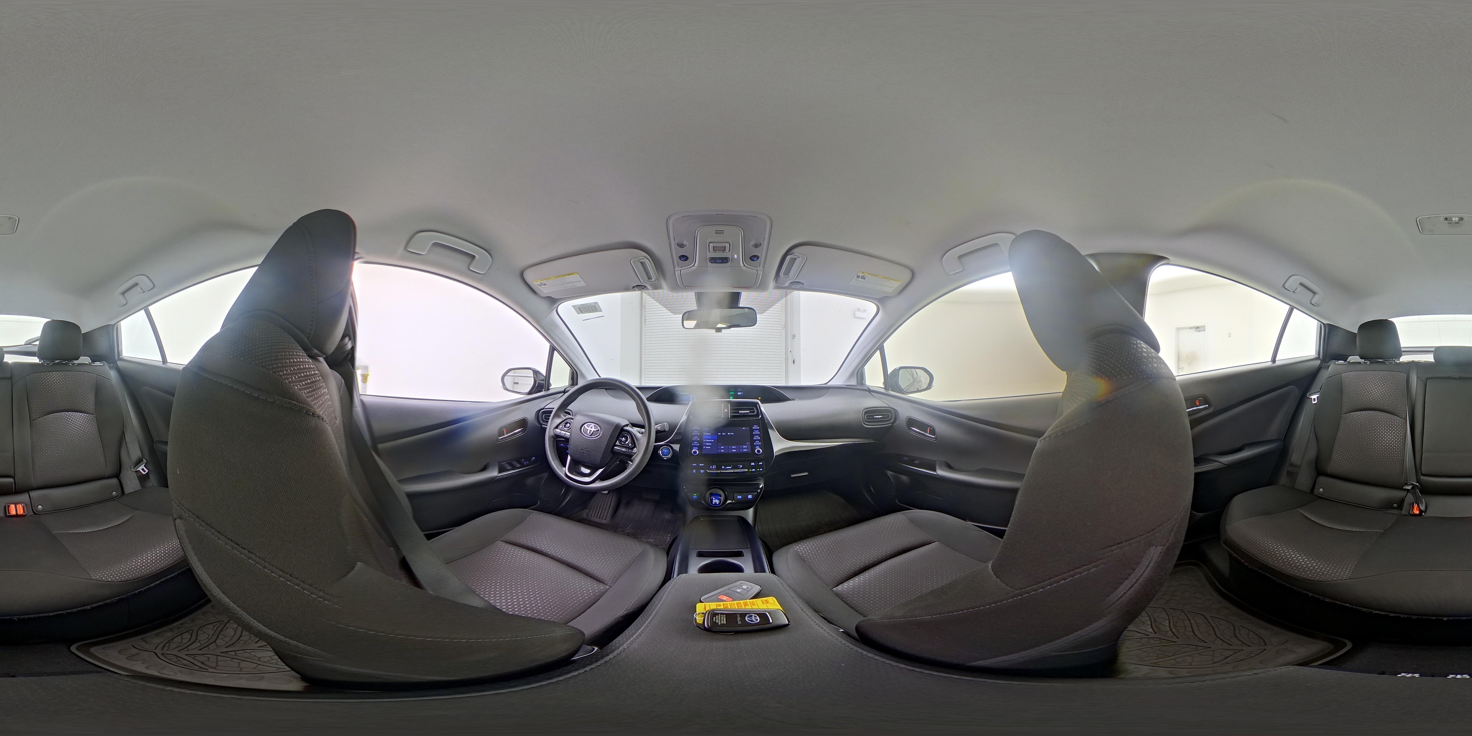 2020 Toyota Prius LE - Photo 25