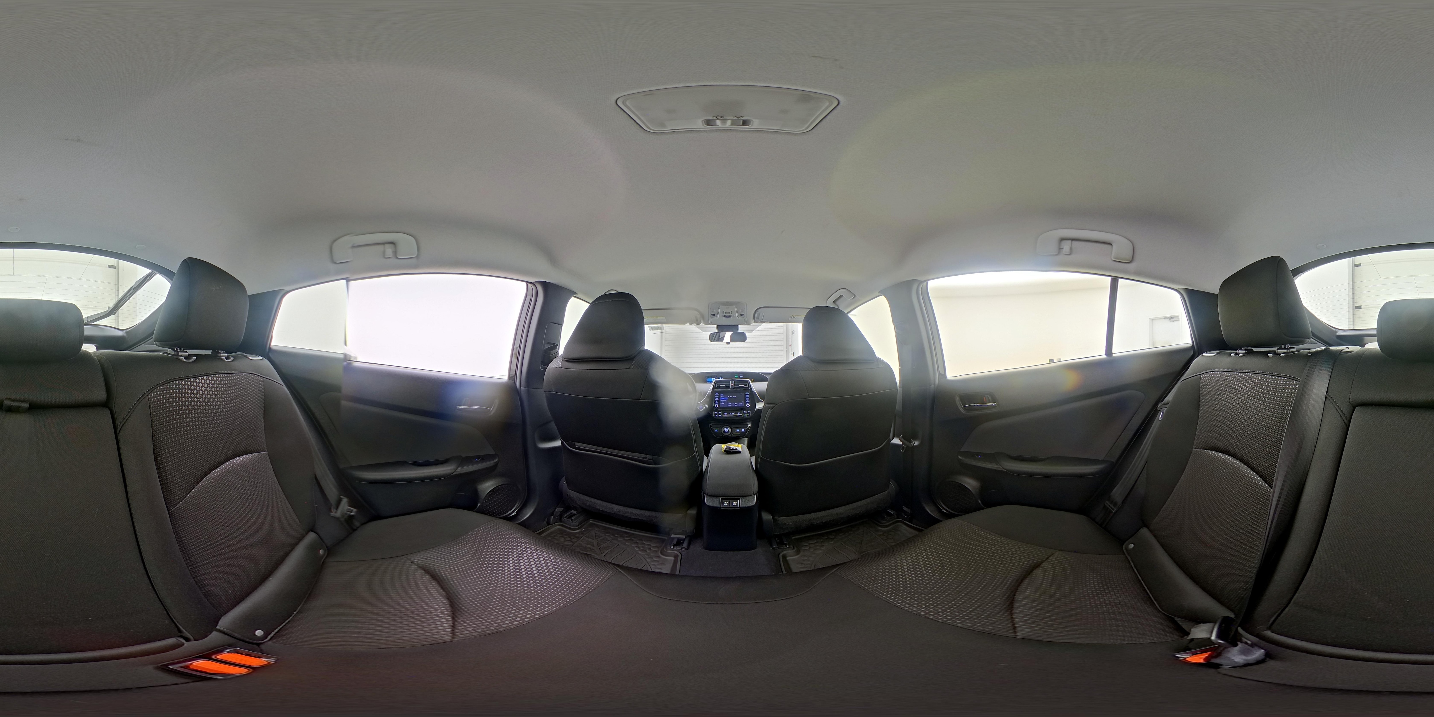 2020 Toyota Prius LE - Photo 26