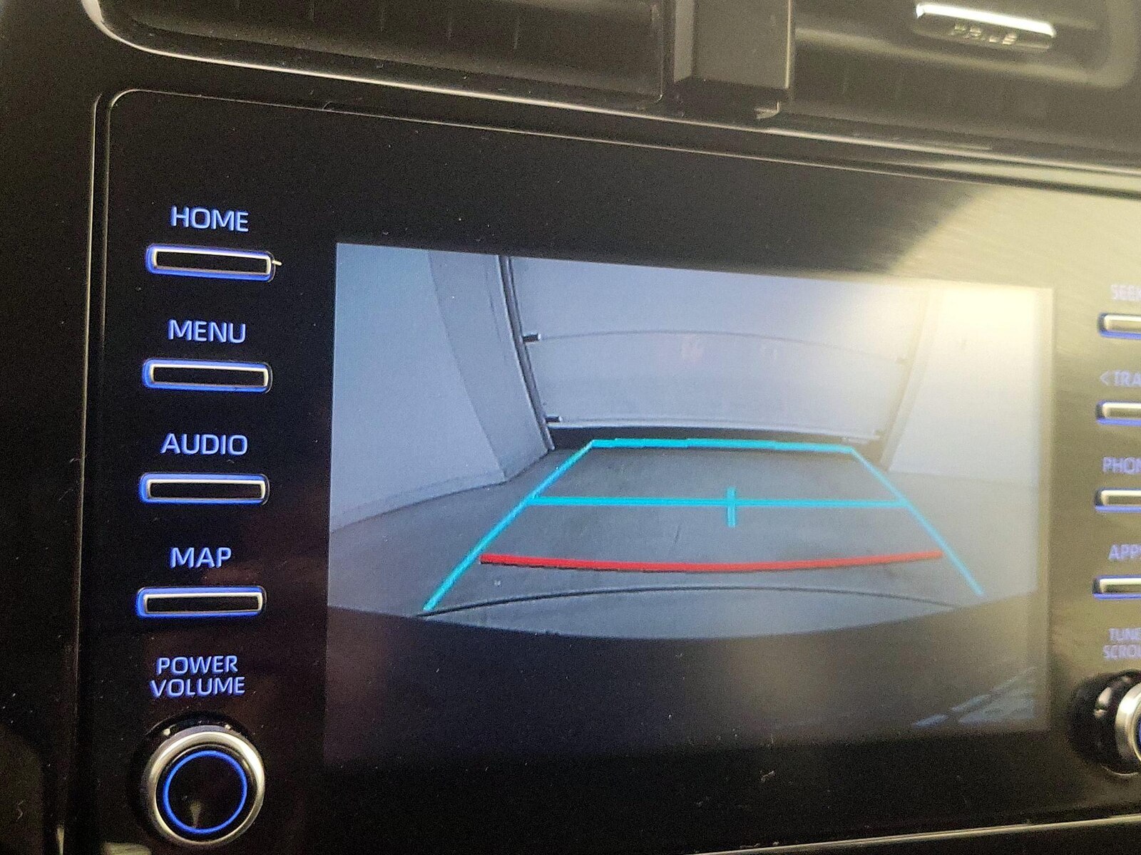 2020 Toyota Prius LE - Photo 15