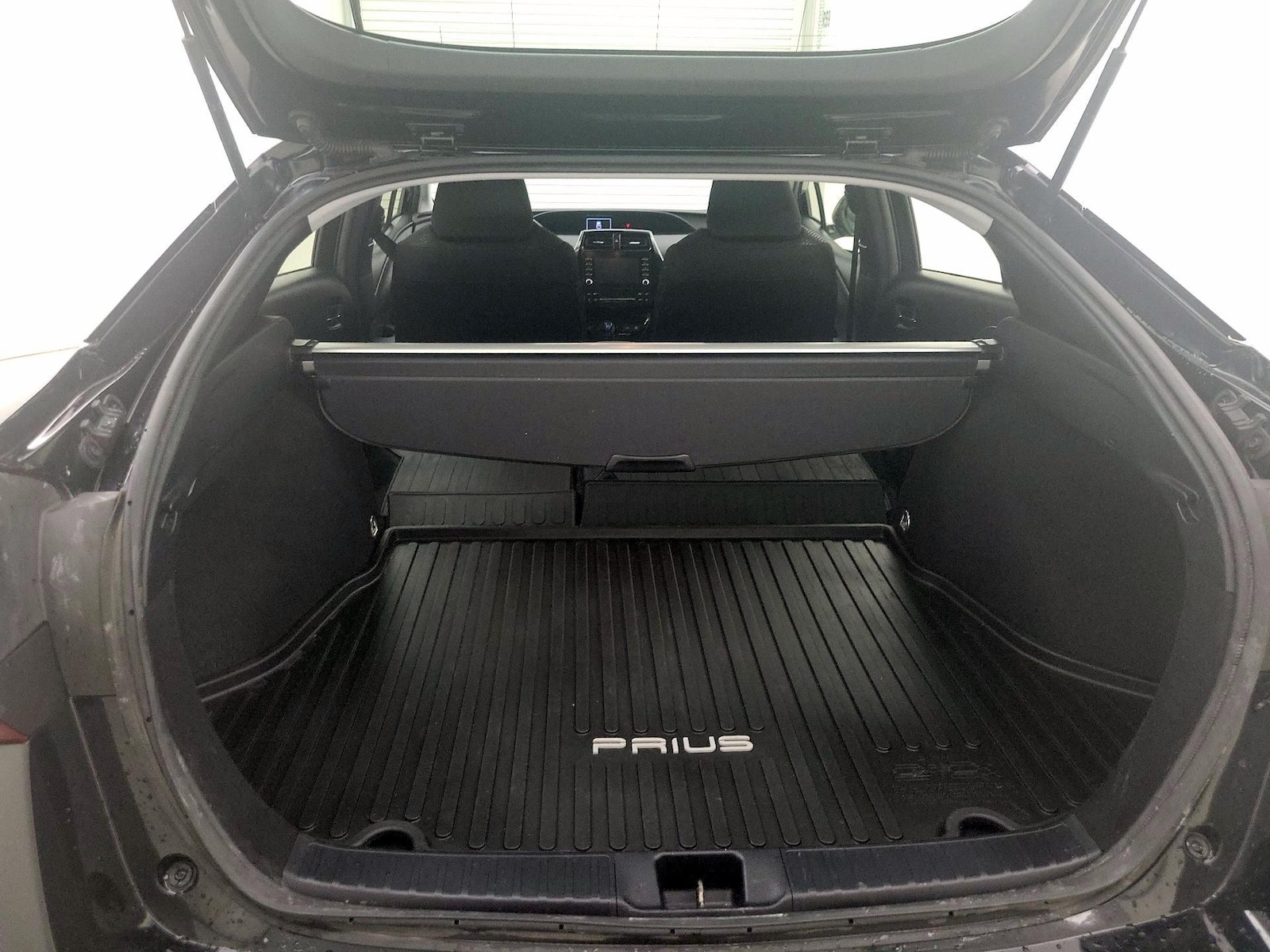 2020 Toyota Prius LE - Photo 22