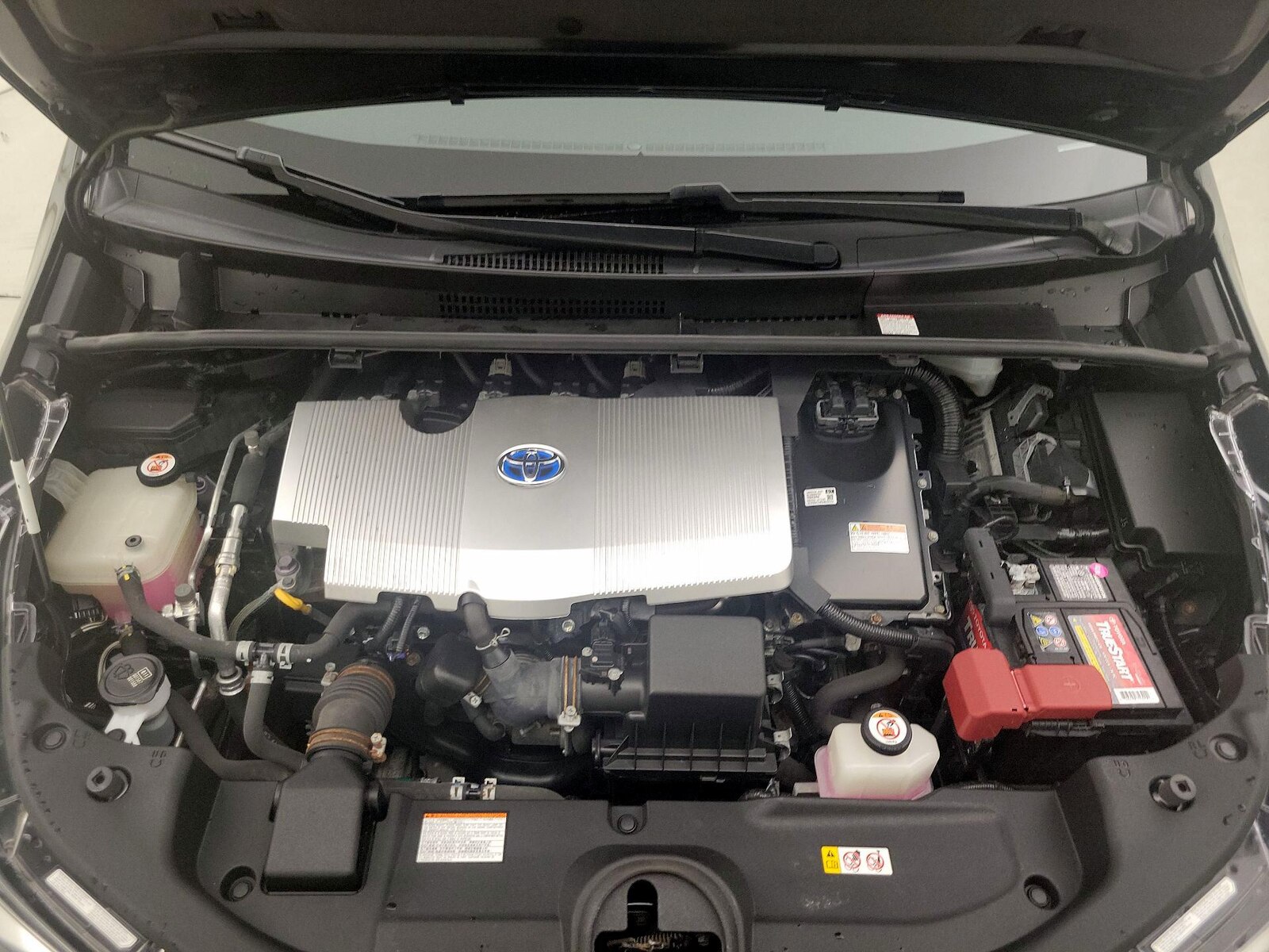 2020 Toyota Prius LE - Photo 23