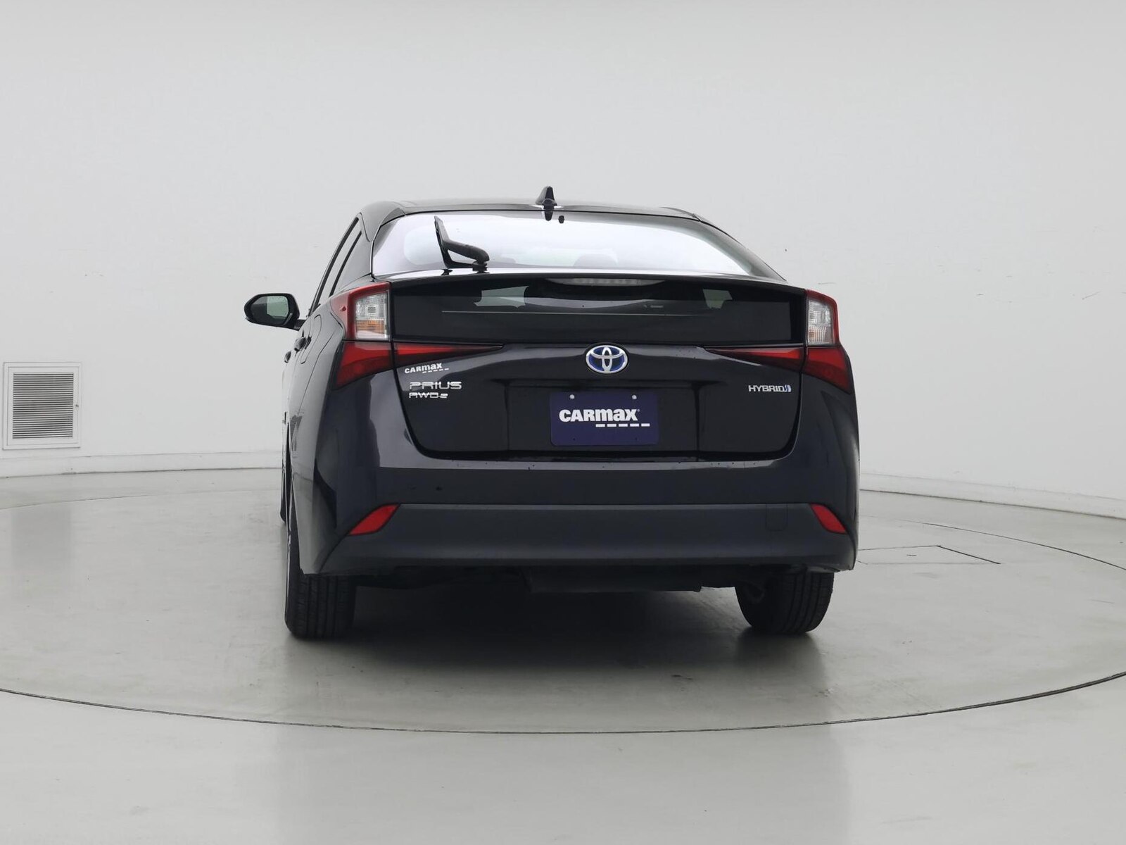 2020 Toyota Prius LE - Photo 7