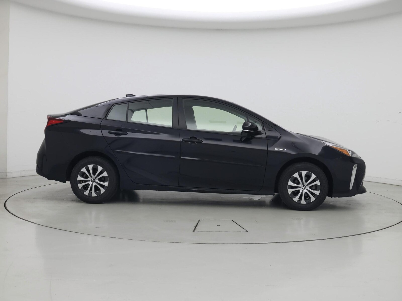 2020 Toyota Prius LE - Photo 8