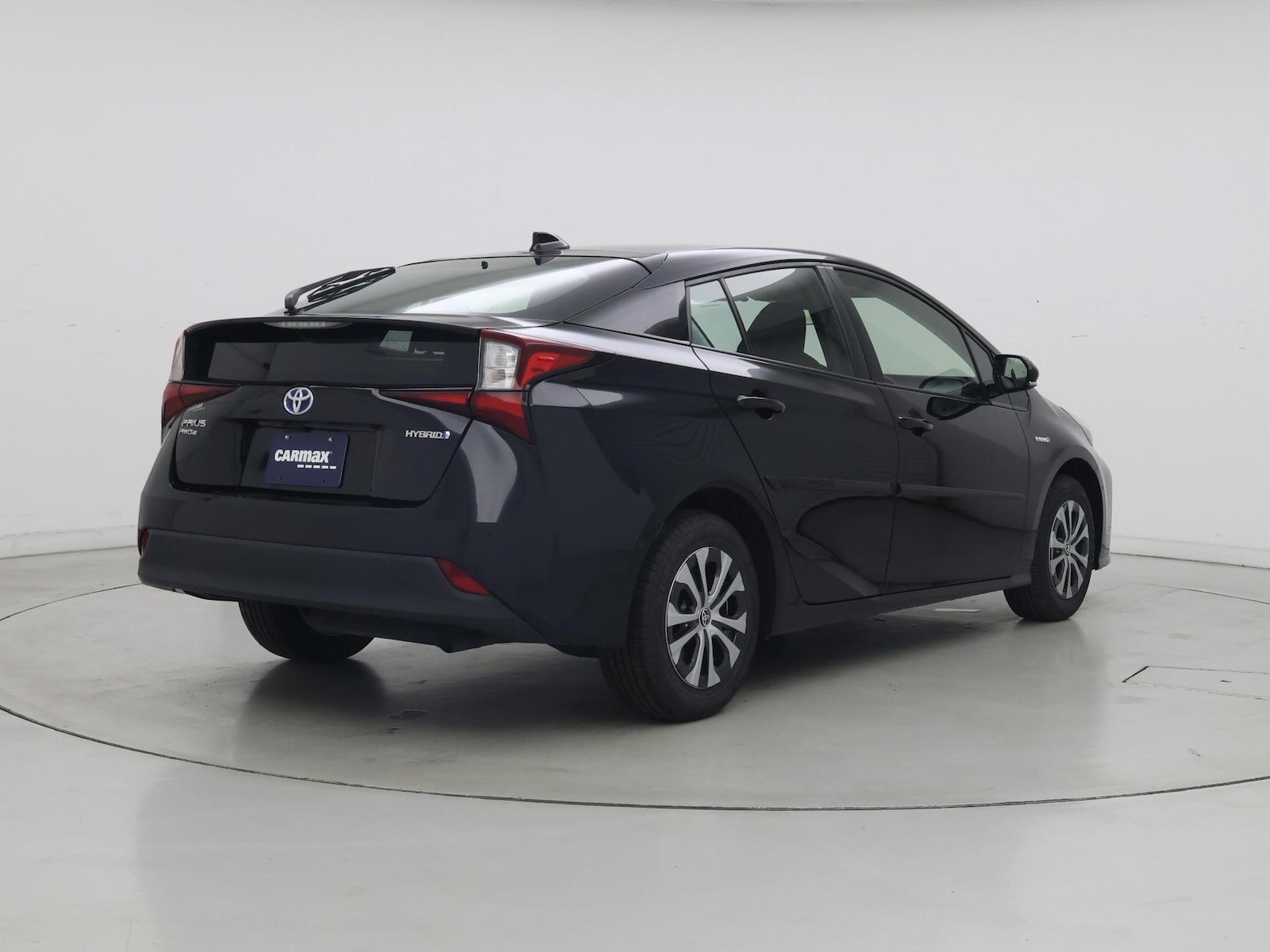 2020 Toyota Prius LE - Photo 9