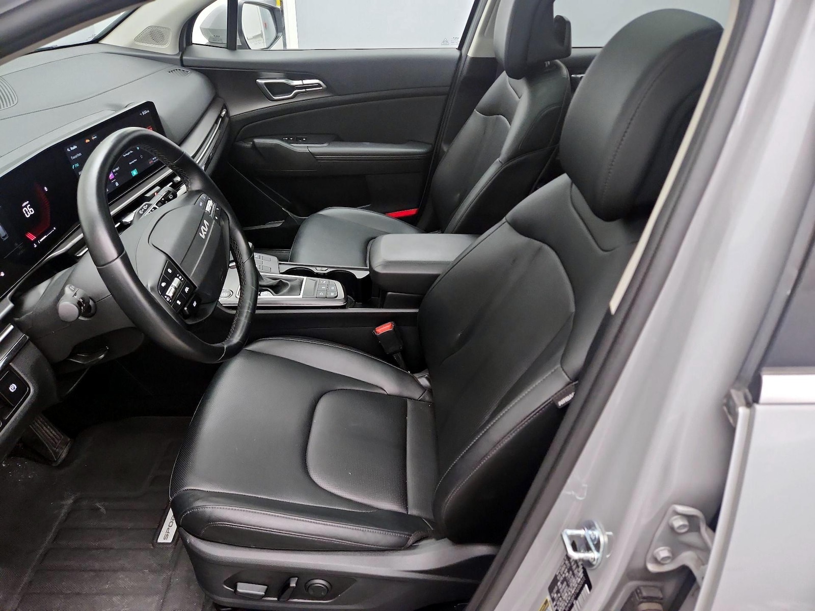 2026 Kia Sportage EX - Photo 12