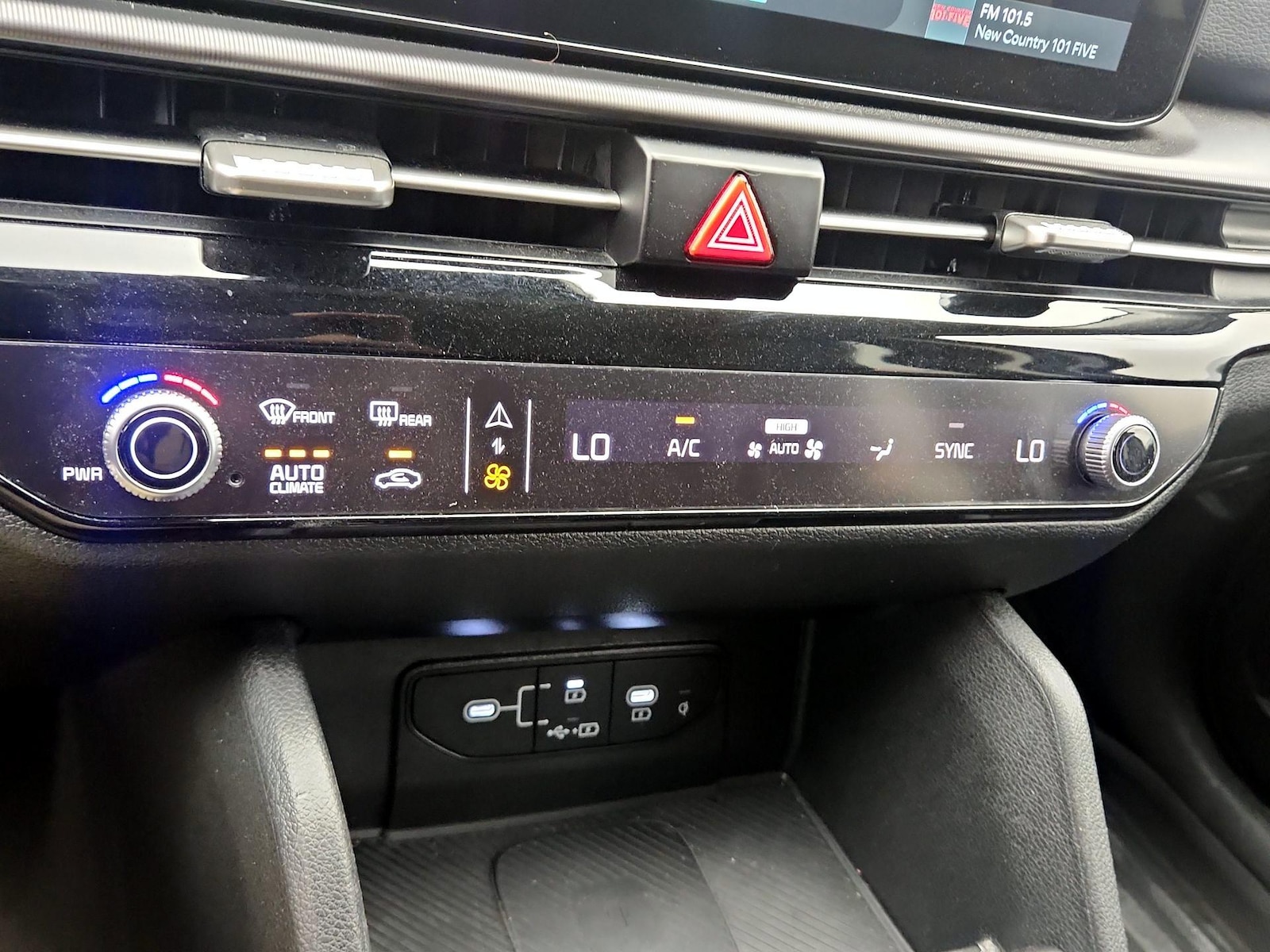 2026 Kia Sportage EX - Photo 17