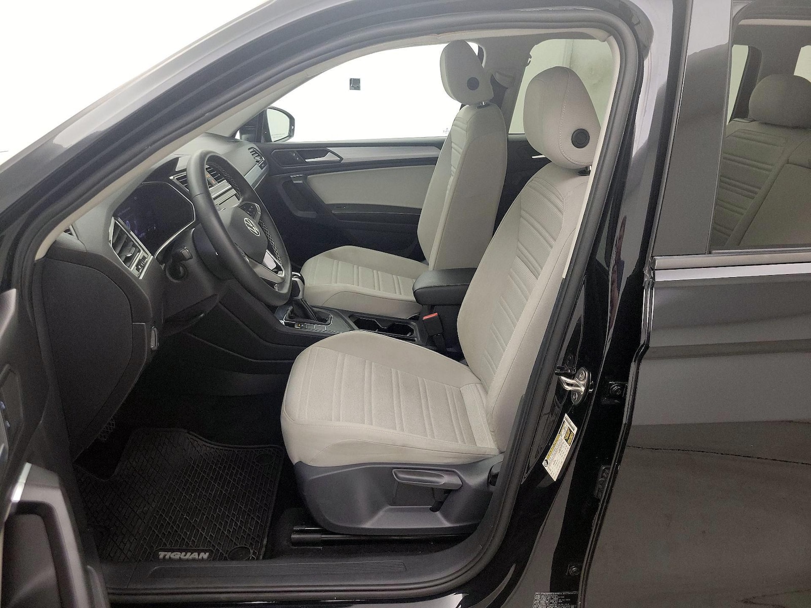 2023 Volkswagen Tiguan S - Photo 12