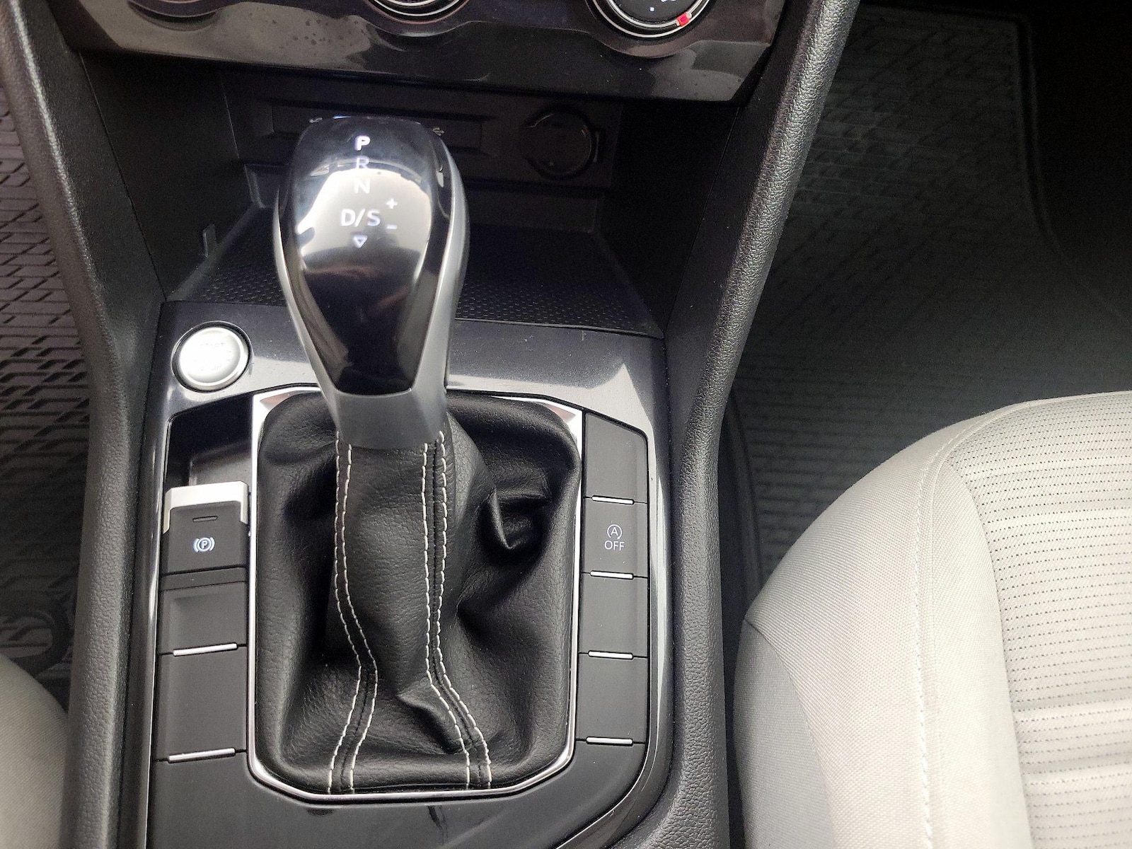 2023 Volkswagen Tiguan S - Photo 18