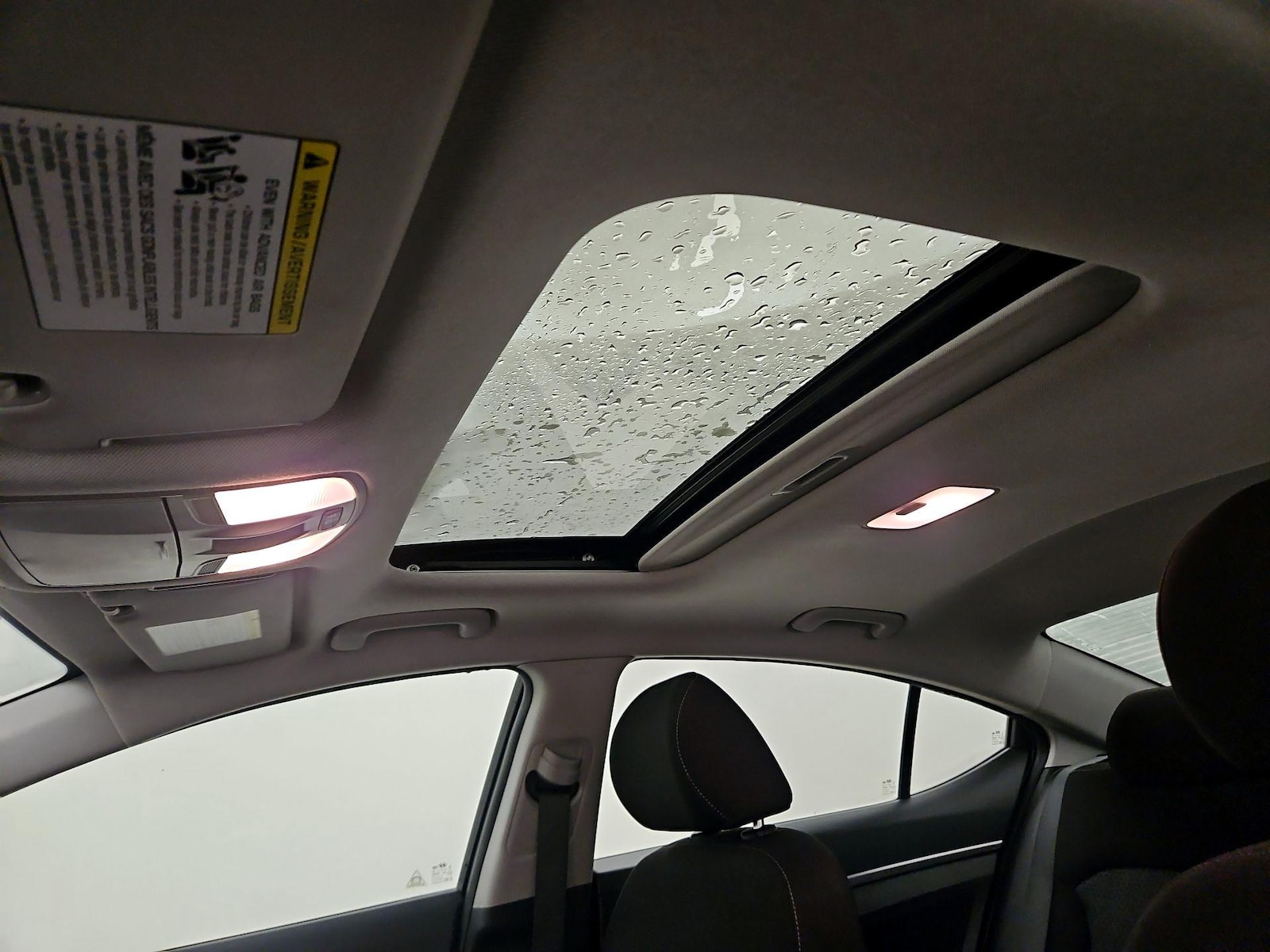 Sunroof(s) & Overhead Airbags