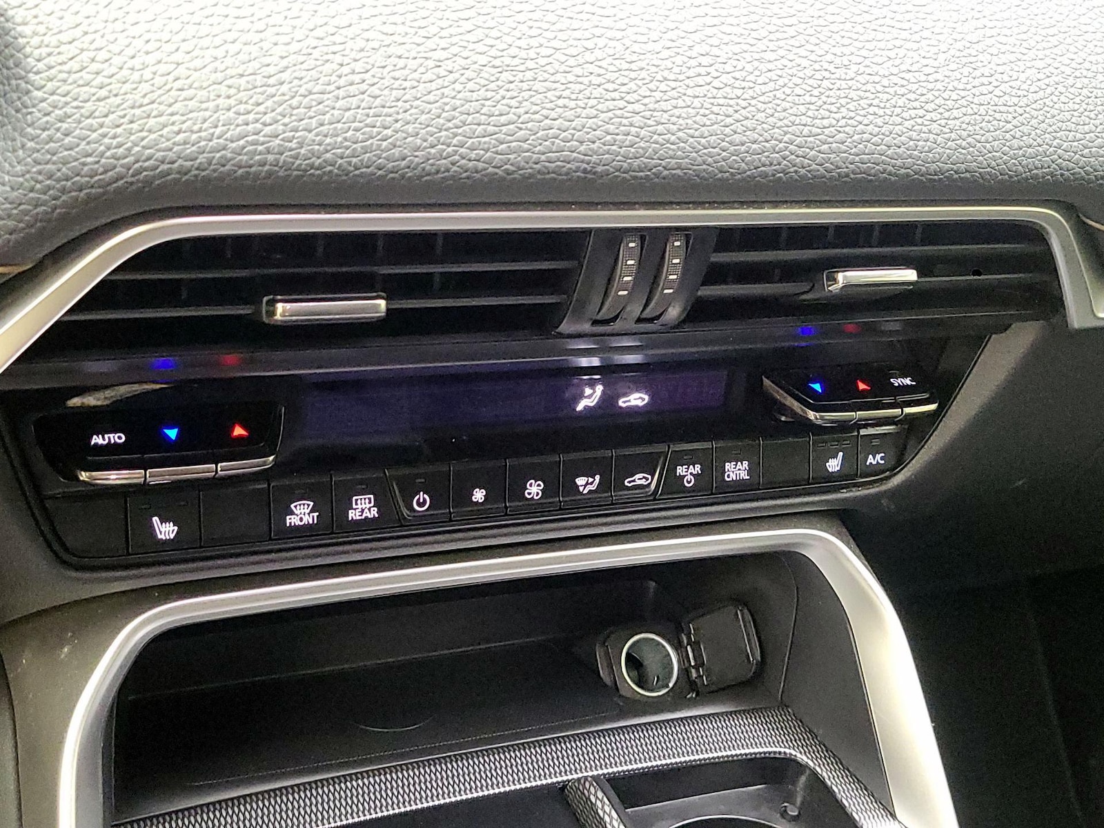 2025 Mazda CX-90 Preferred Package - Photo 16
