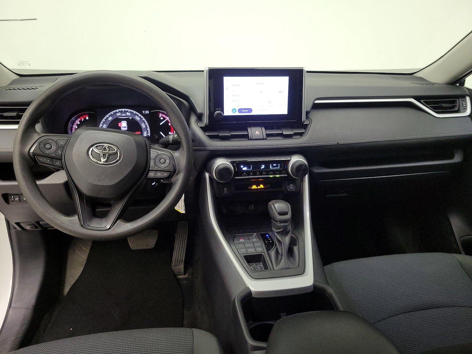 2025 Toyota RAV4 LE - Photo 10