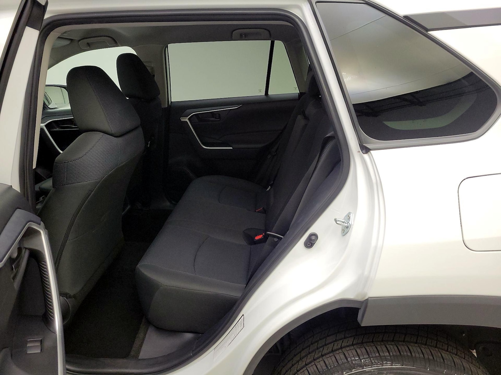 2025 Toyota RAV4 LE - Photo 19