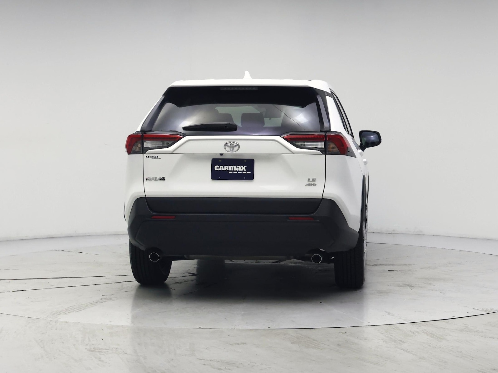 2025 Toyota RAV4 LE - Photo 9