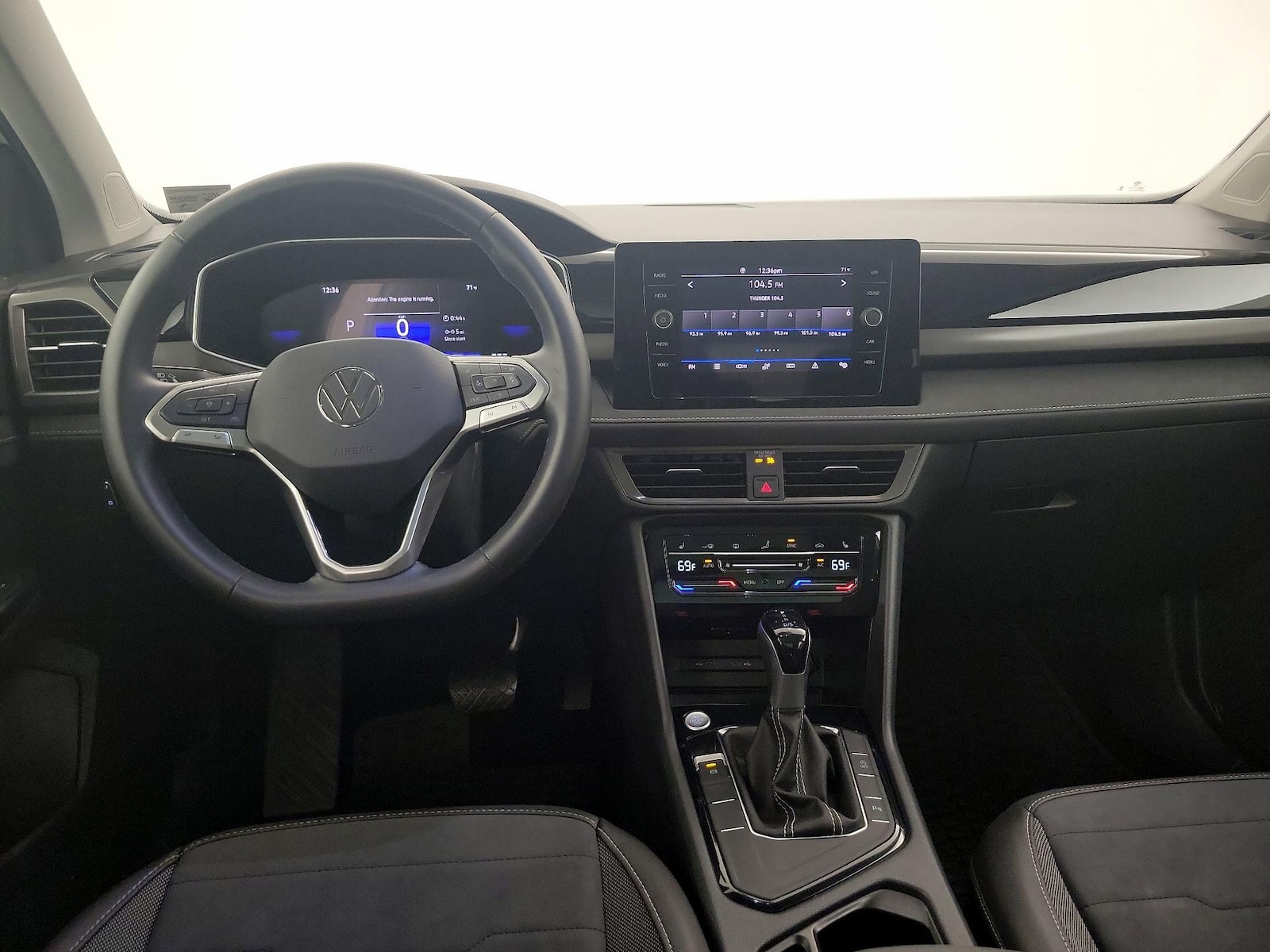 2026 Volkswagen Taos SE Black - Photo 10