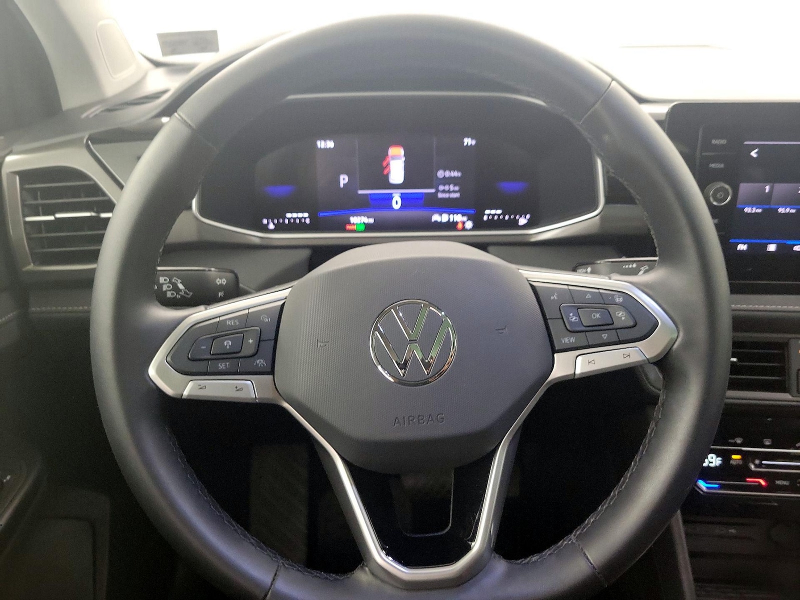 2026 Volkswagen Taos SE Black - Photo 11
