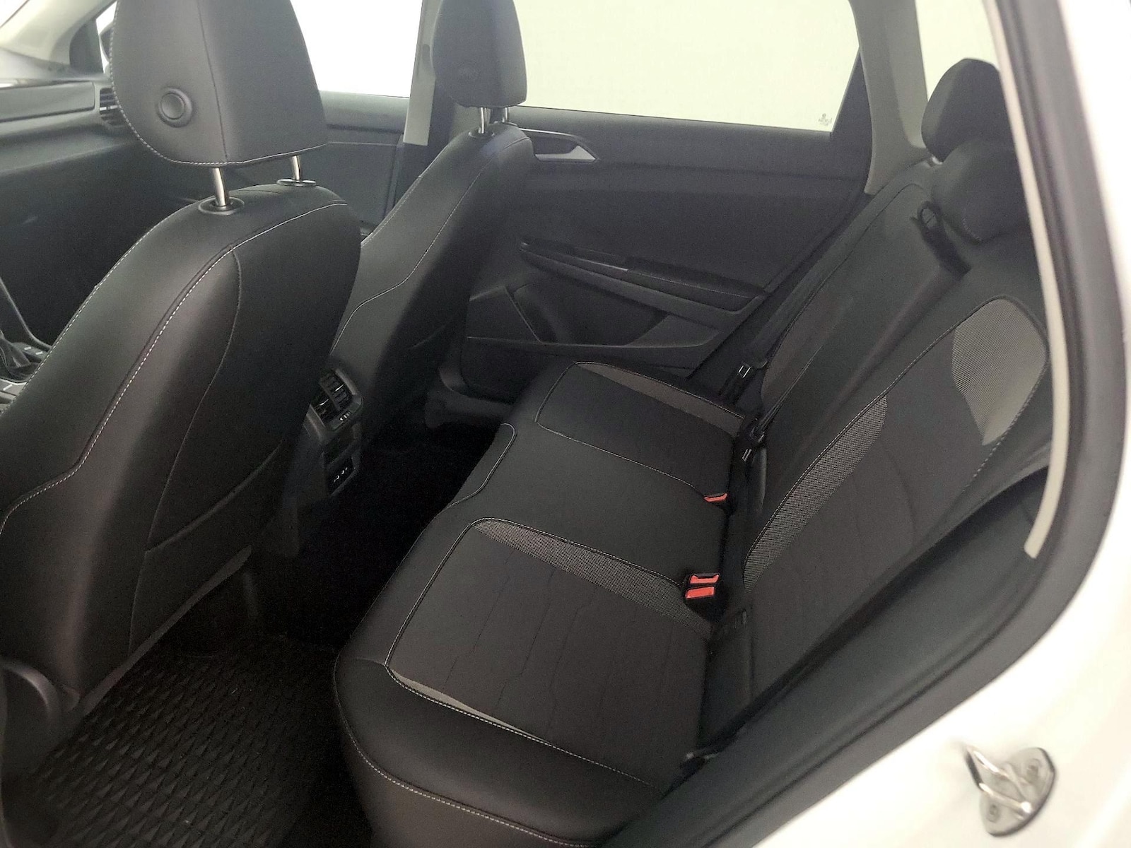 2026 Volkswagen Taos SE Black - Photo 21