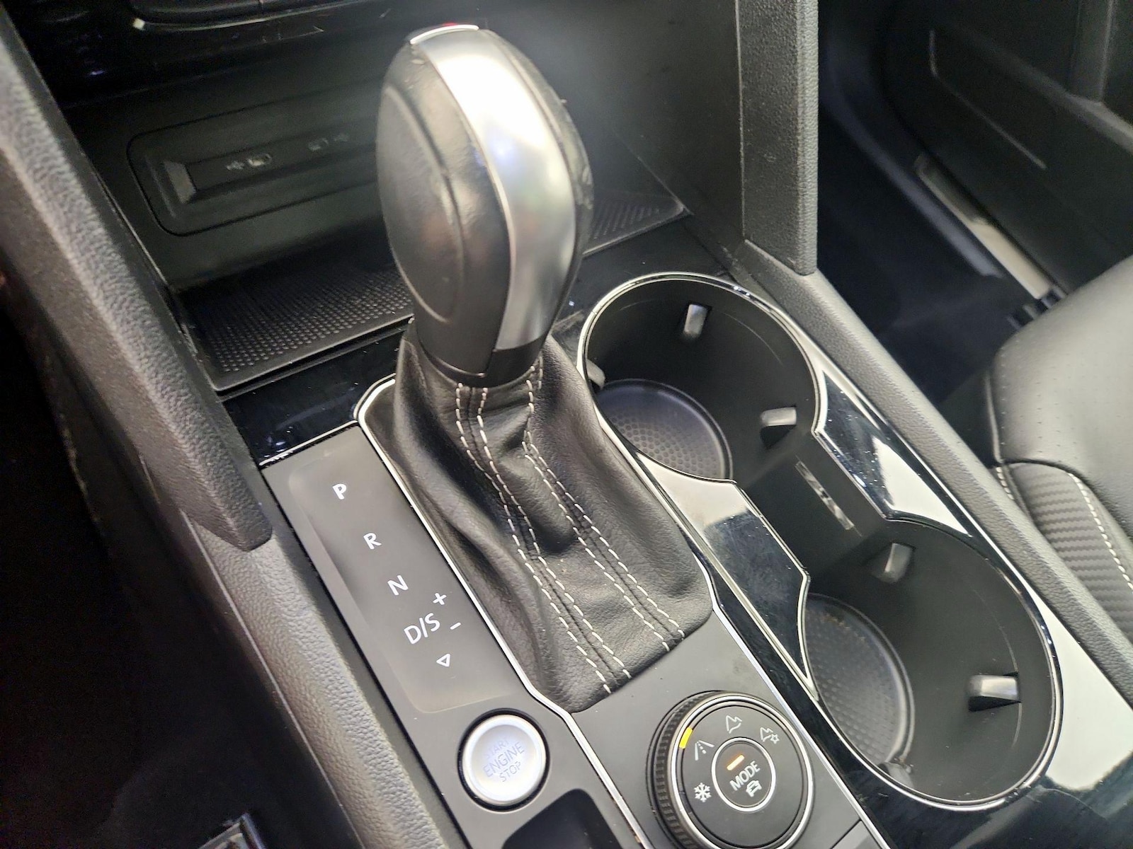 2023 Volkswagen Atlas Cross Sport SEL R-Line Black - Photo 17