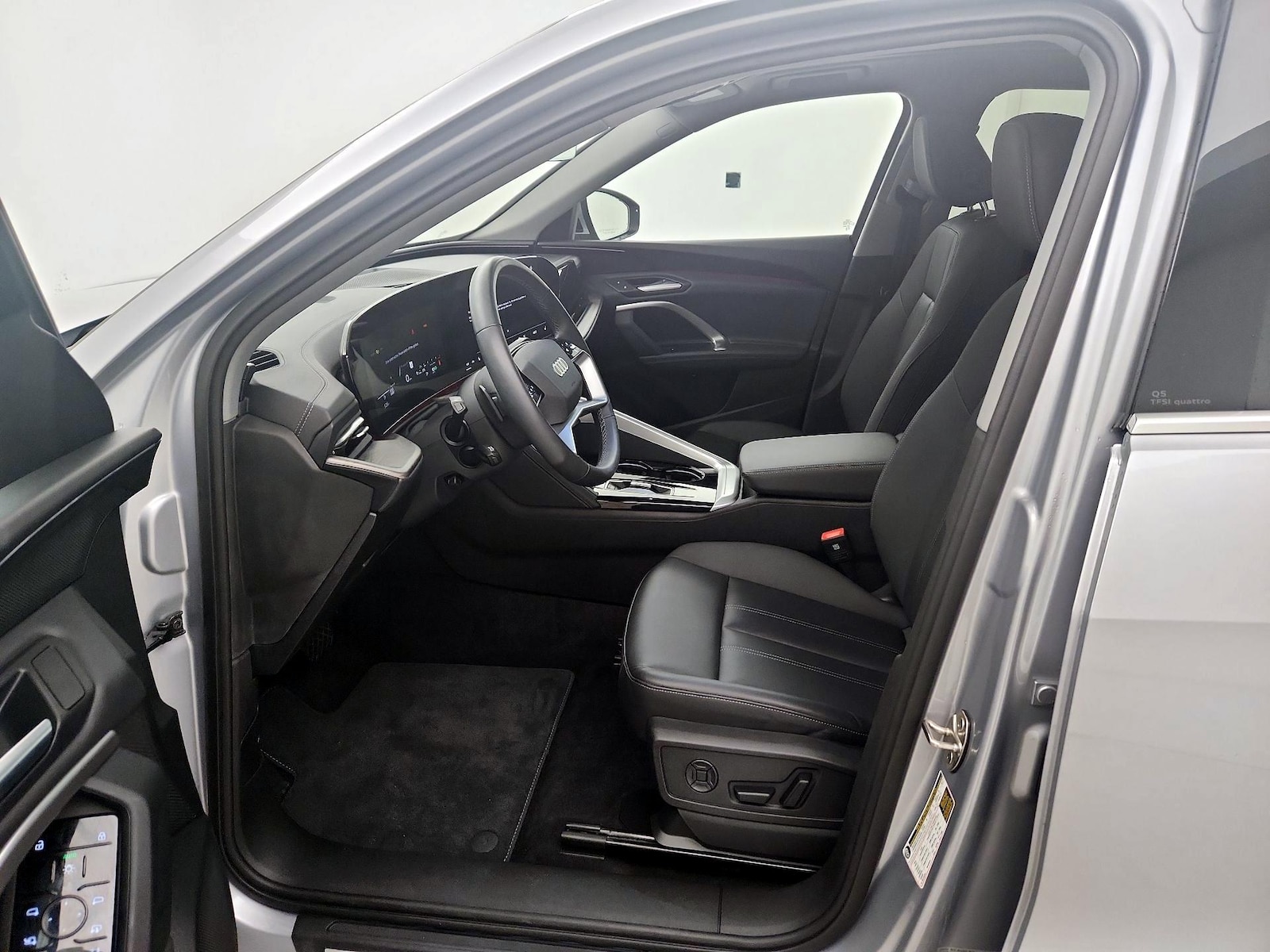 2025 Audi Q5 Premium - Photo 10