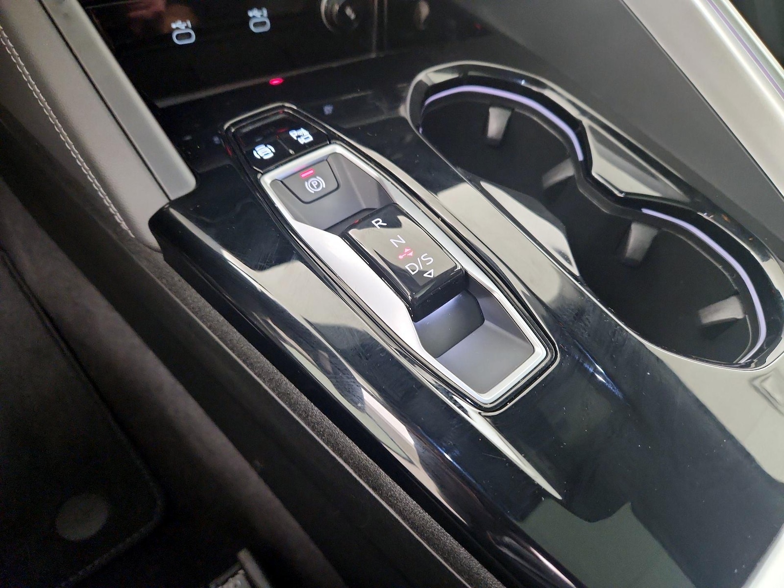 2025 Audi Q5 Premium - Photo 16