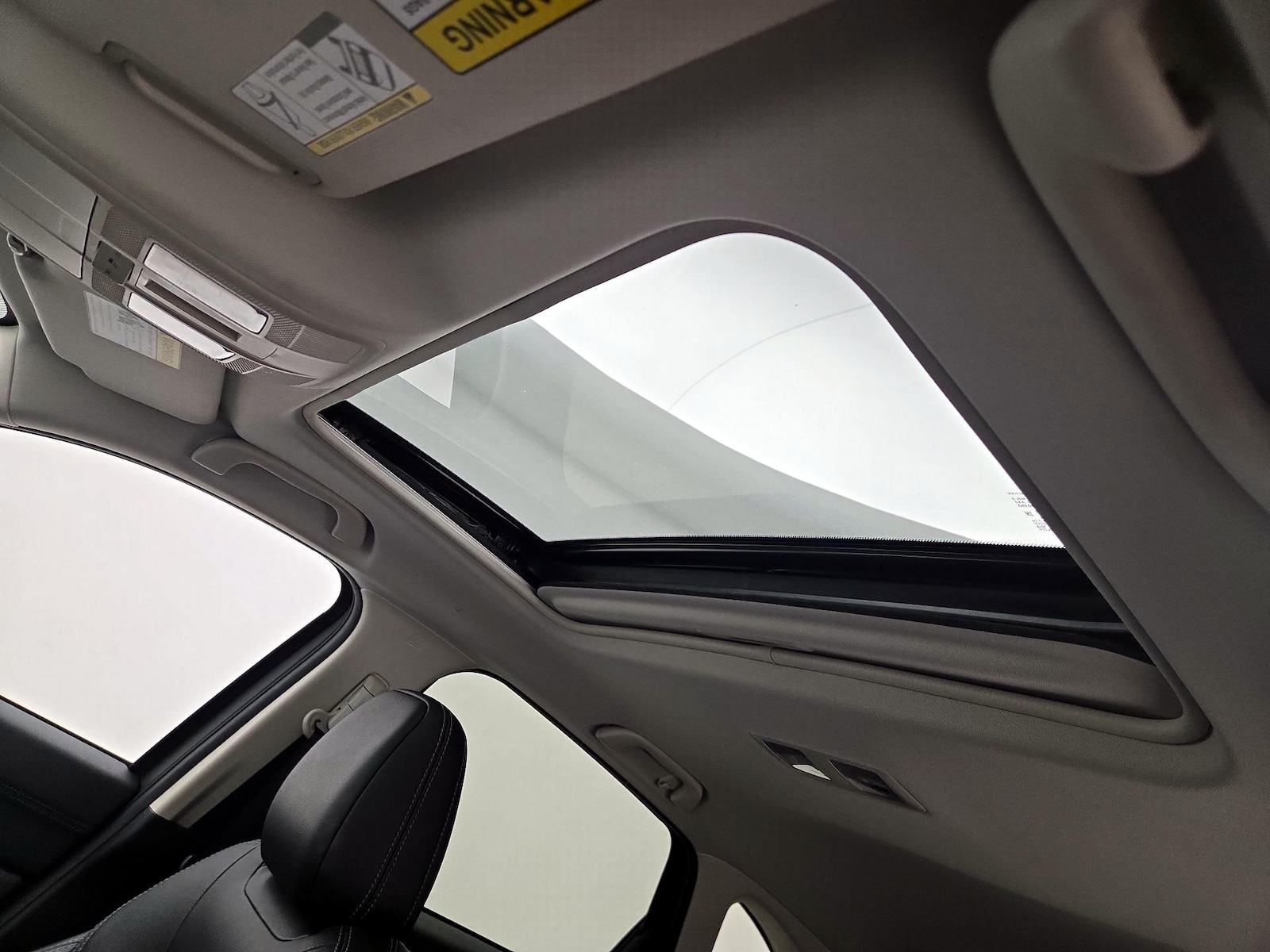 Sunroof(s) & Overhead Airbags