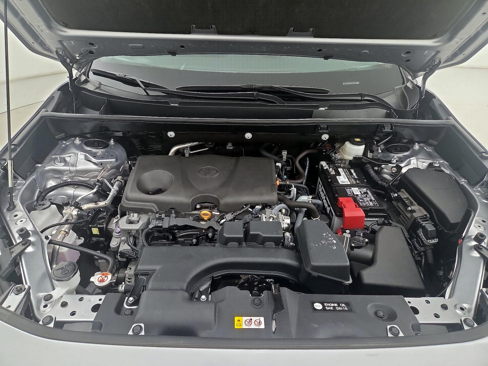 2025 Toyota RAV4 LE - Photo 22