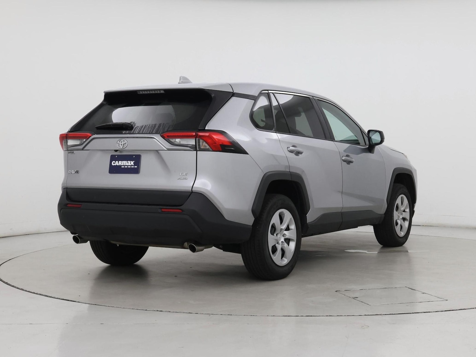 2025 Toyota RAV4 LE - Photo 9